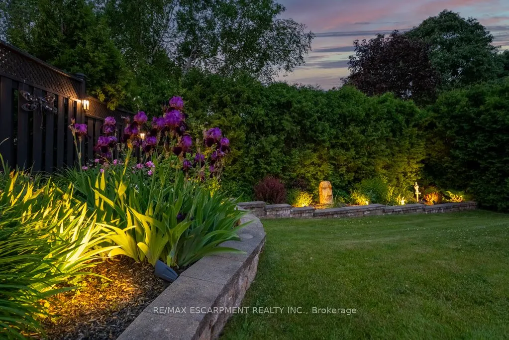 2119 Agincourt Crescent
