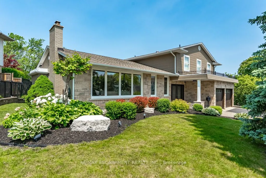 2119 Agincourt Crescent