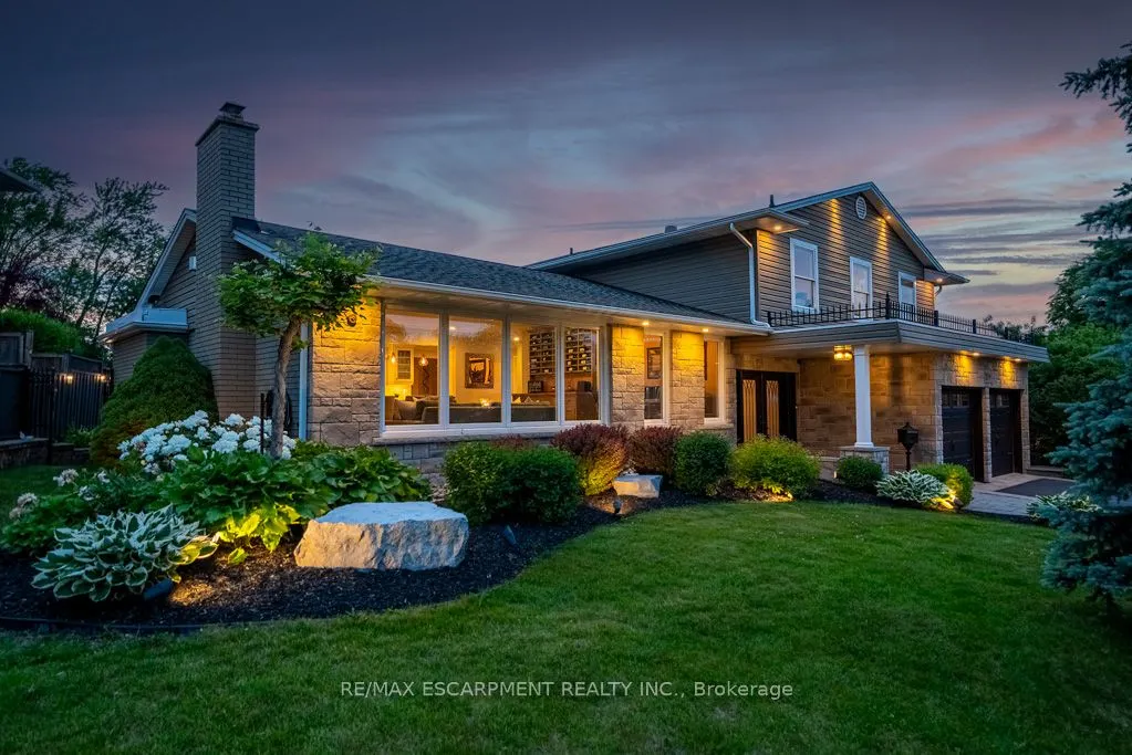 2119 Agincourt Crescent