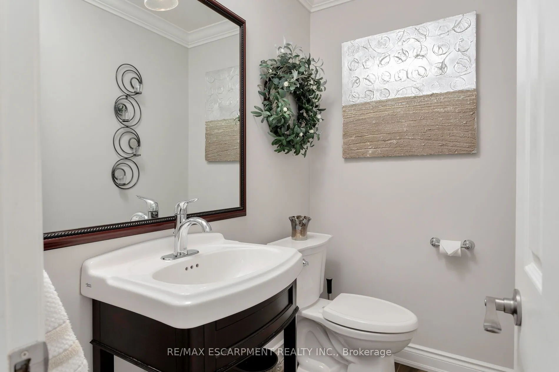 2119 Agincourt Crescent