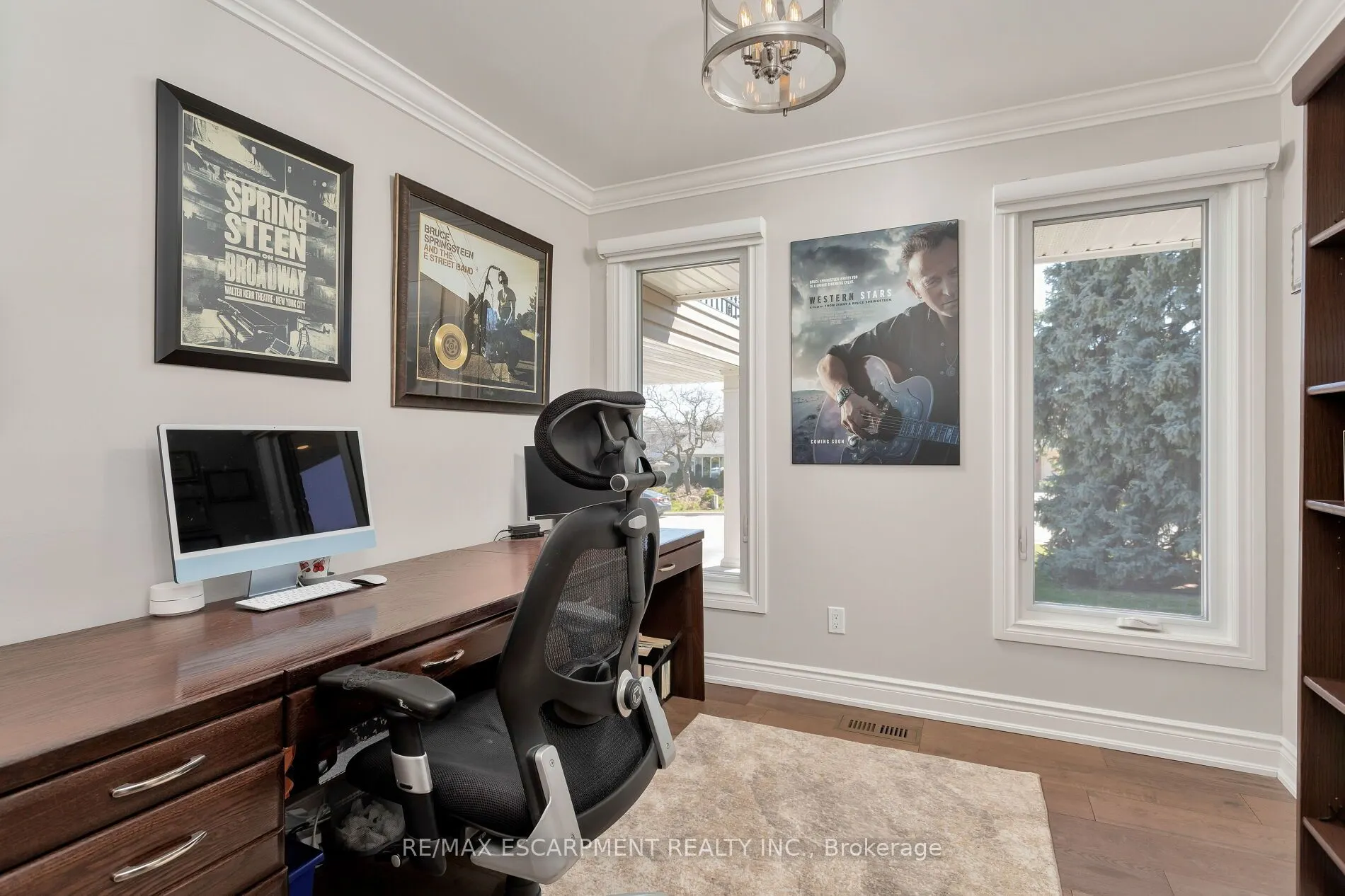 2119 Agincourt Crescent