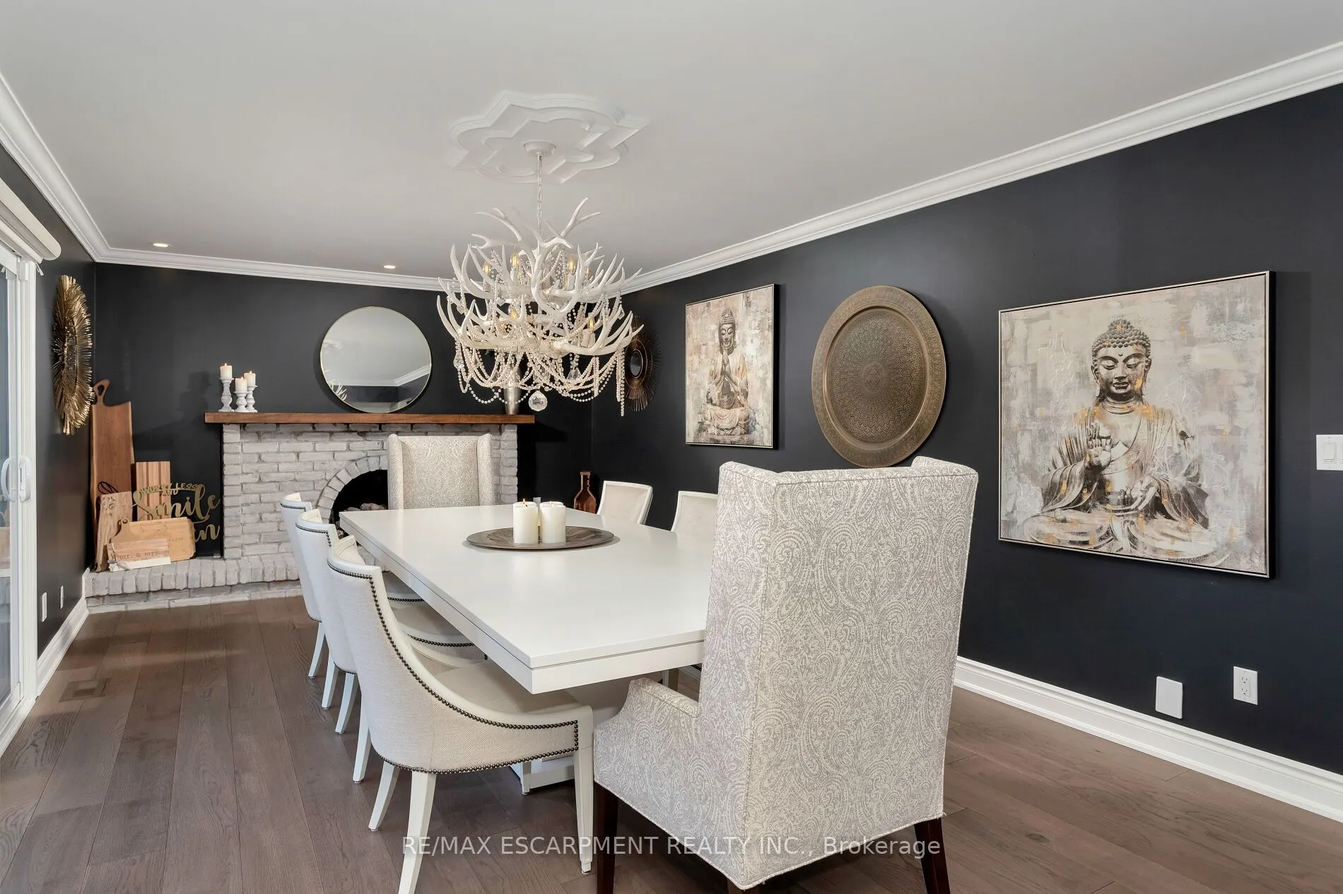 2119 Agincourt Crescent