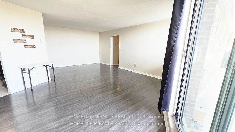 3555 Derry Road E, #806