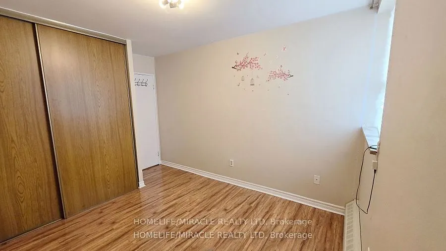 3555 Derry Road E, #806