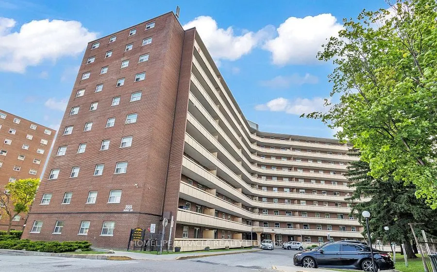 3555 Derry Road E, #806