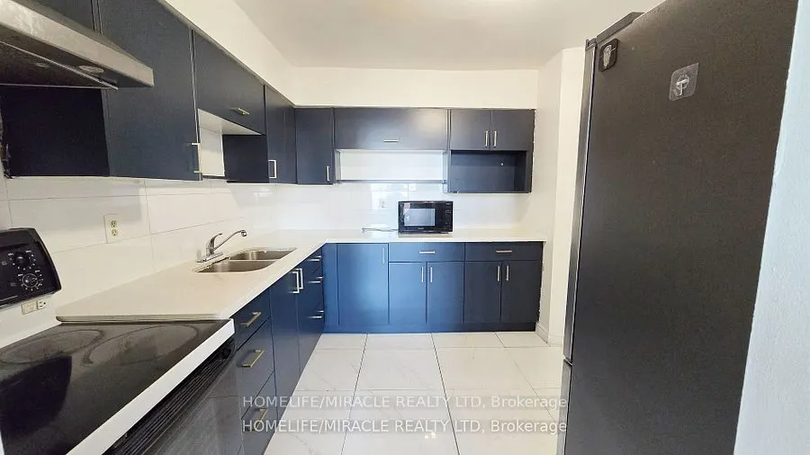 3555 Derry Road E, #806