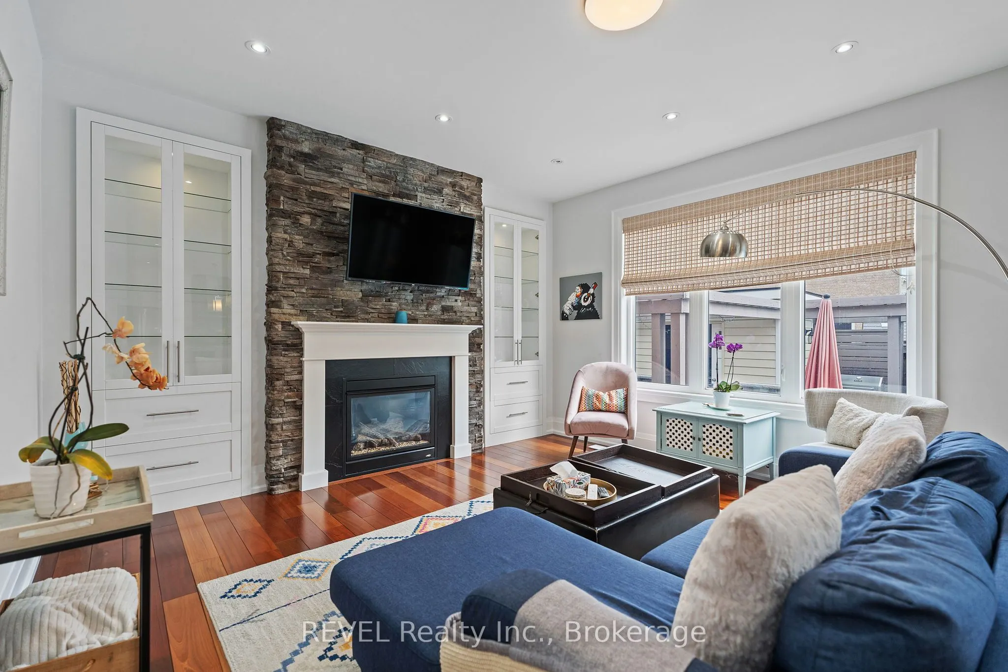 401 Schreyer Crescent