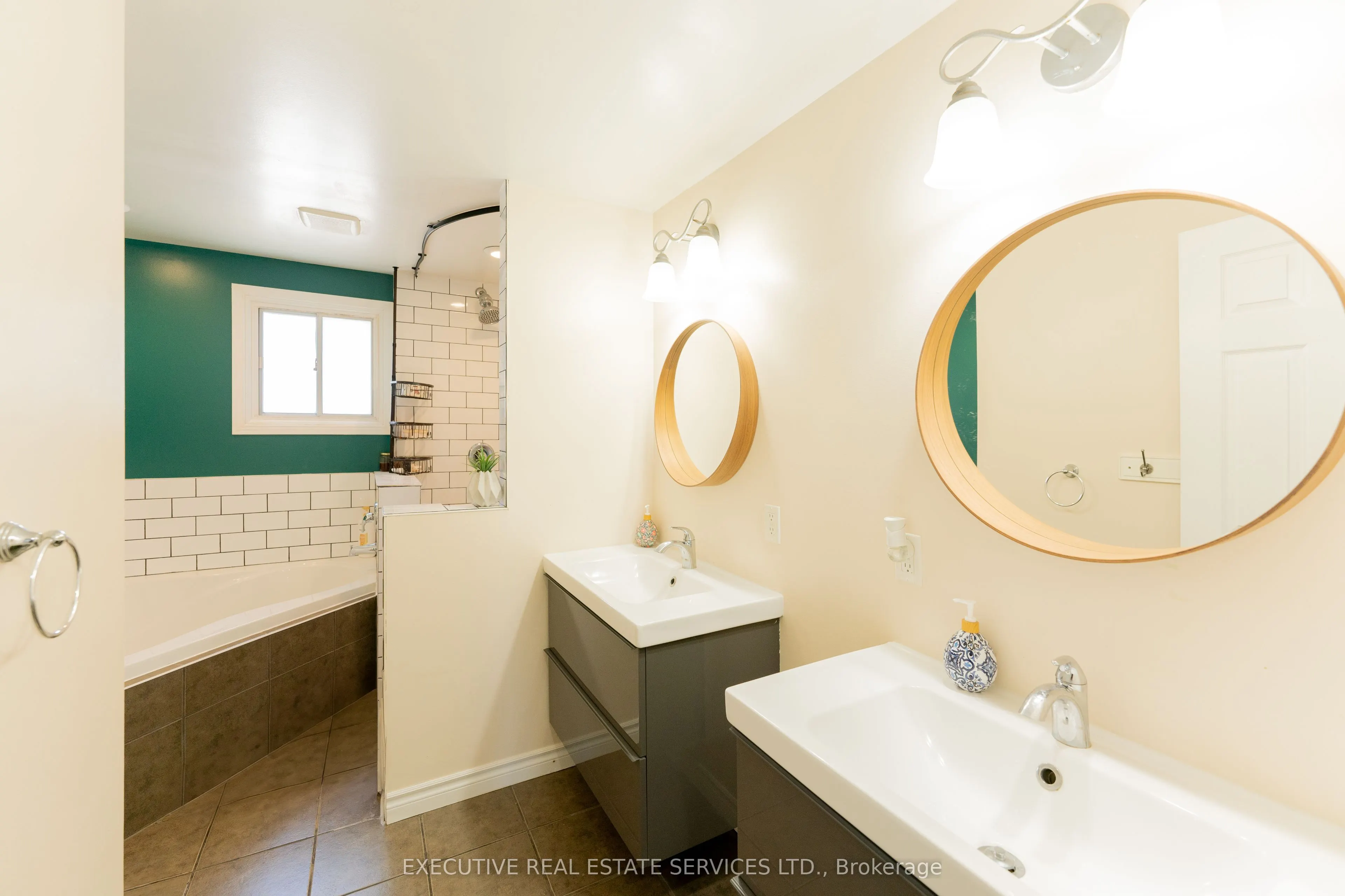 24 KINGHAM ROAD, #24