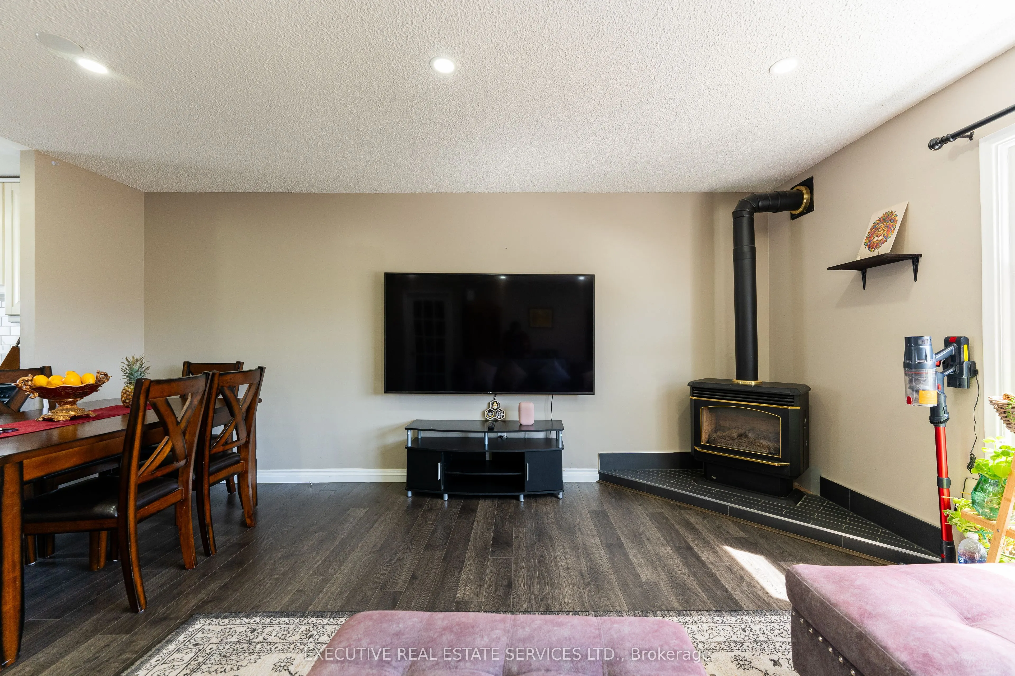 24 KINGHAM ROAD, #24