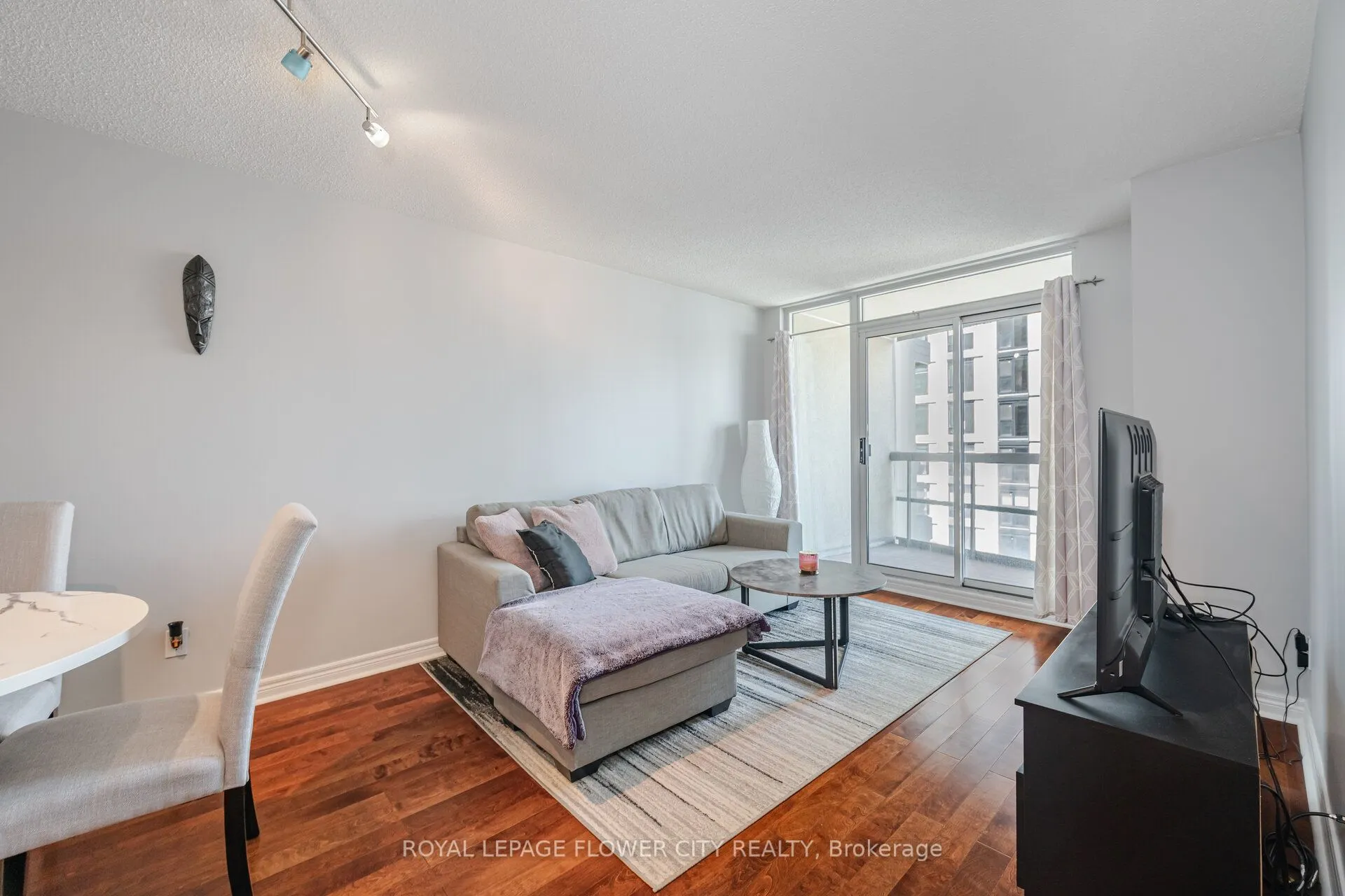 156 Enfield Place #1902