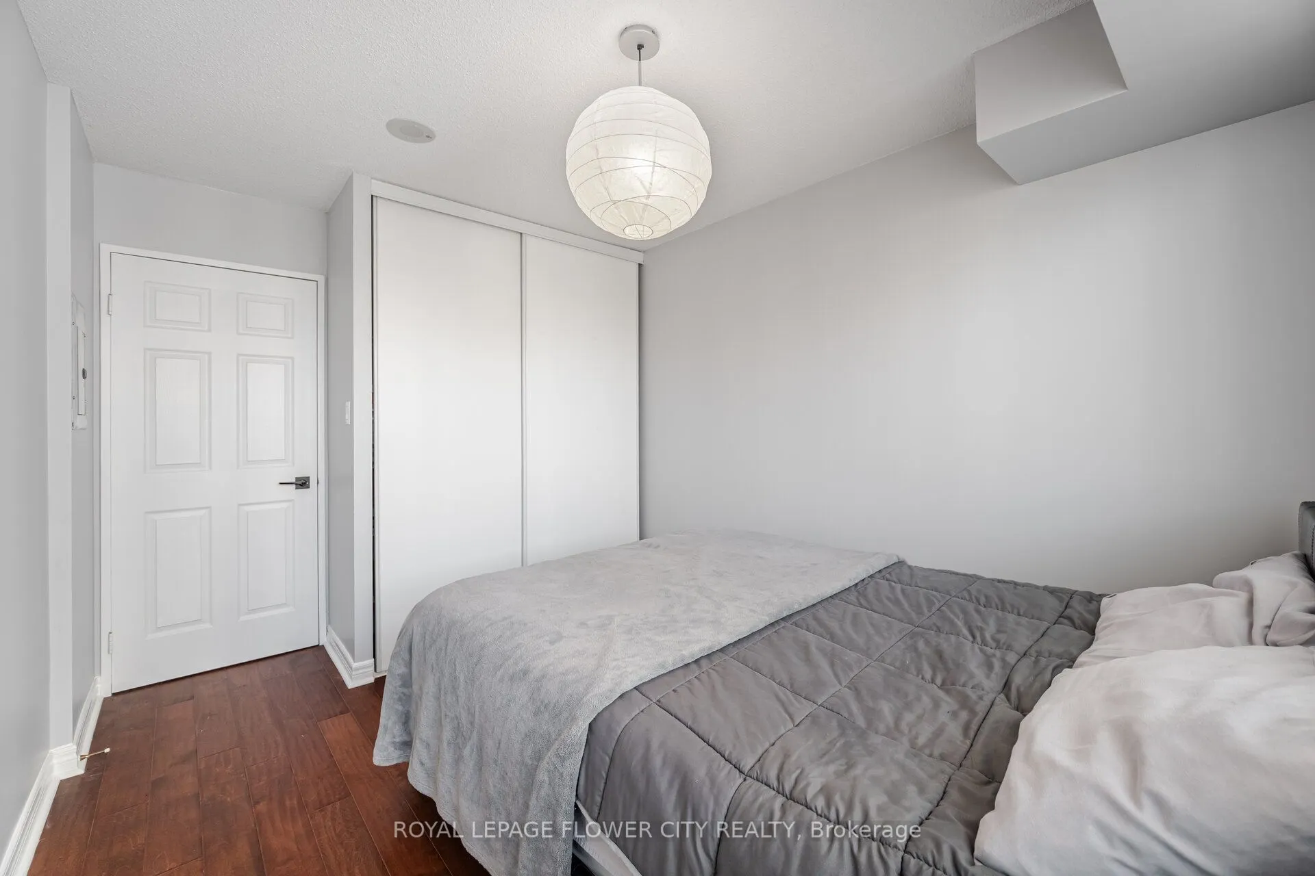 156 Enfield Place #1902