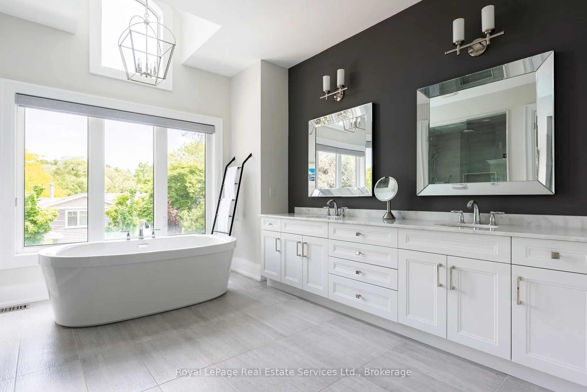 215 Prince George Crescent