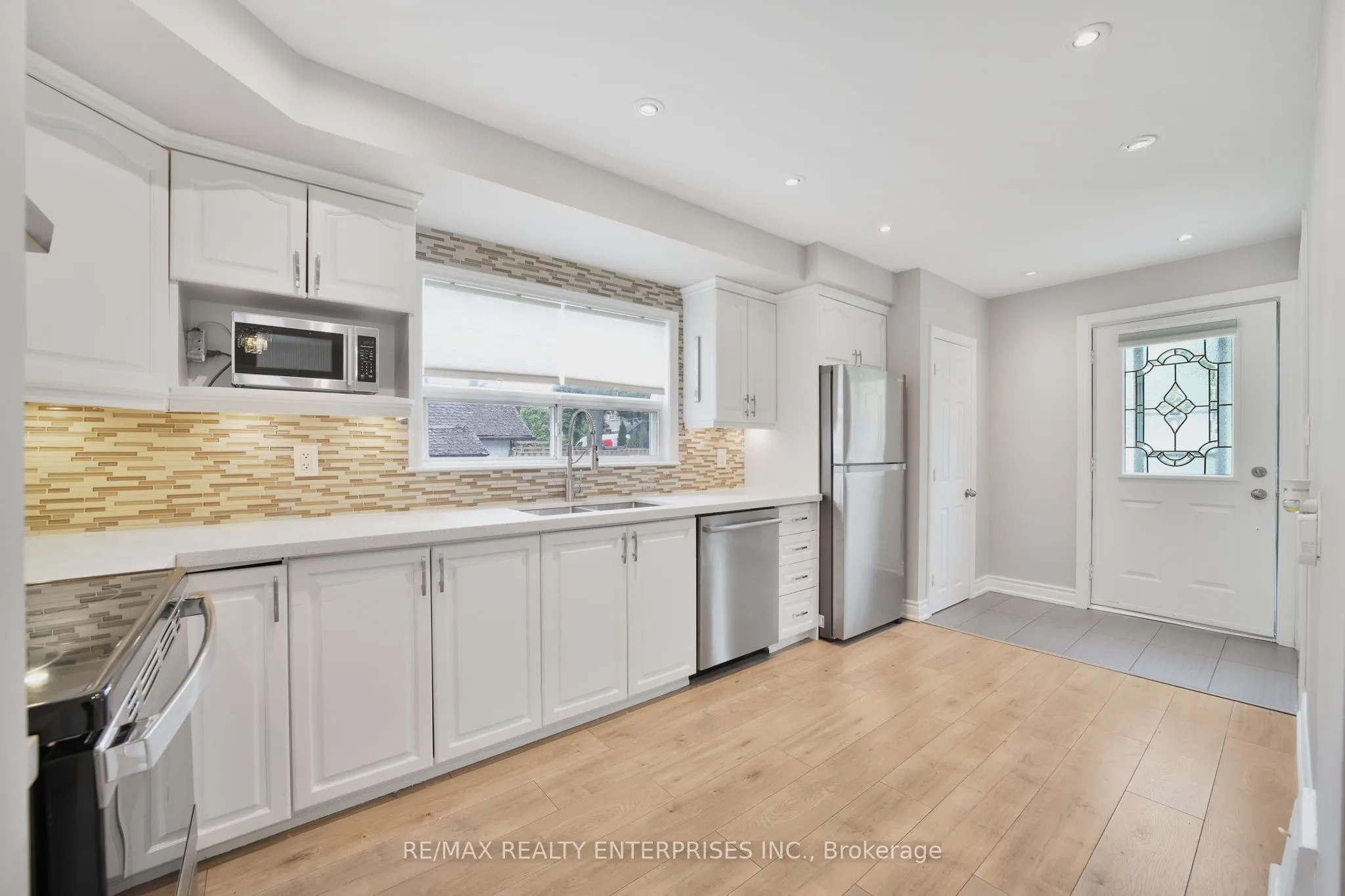 15 Delroy Drive
