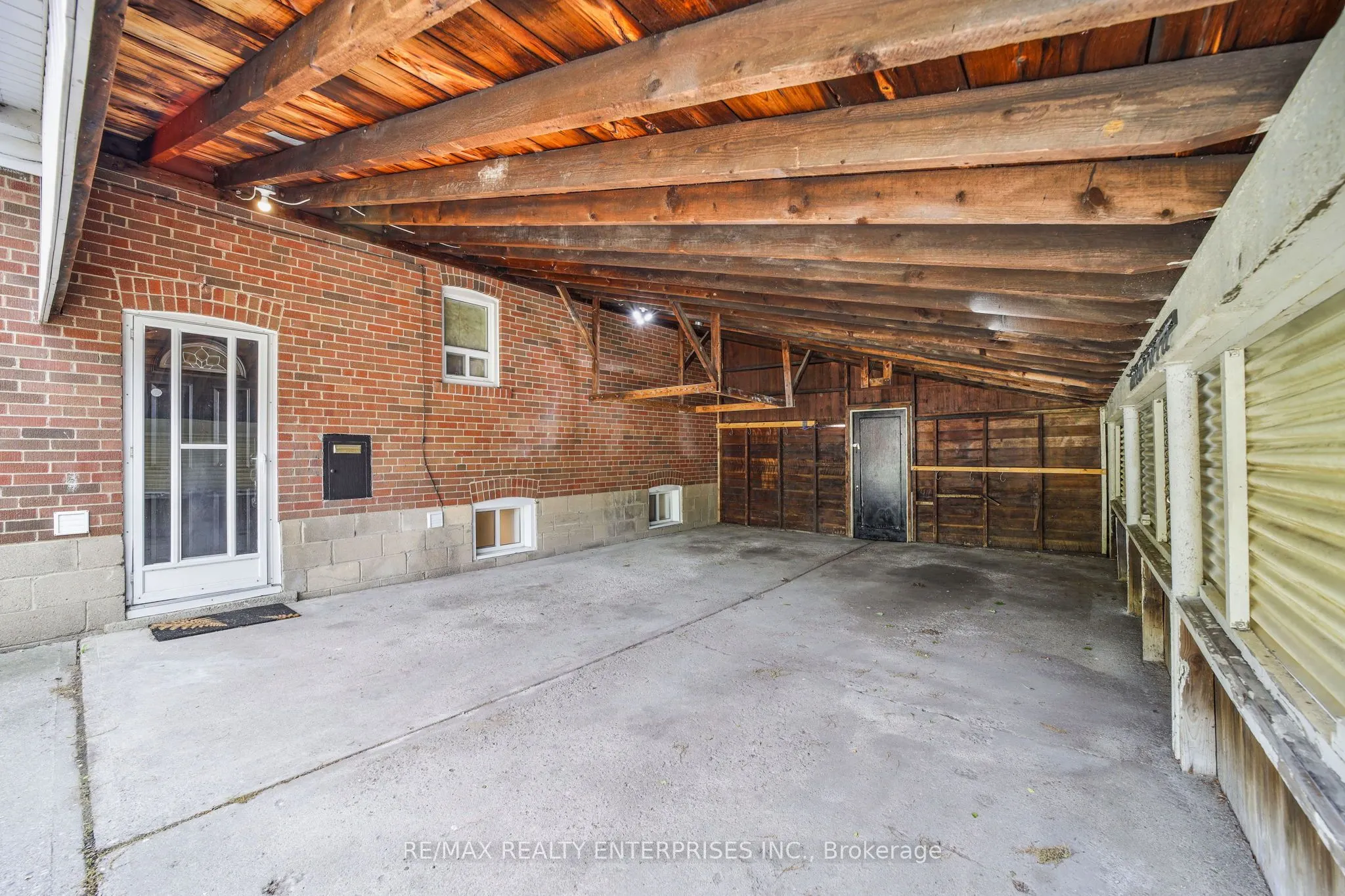 15 Delroy Drive