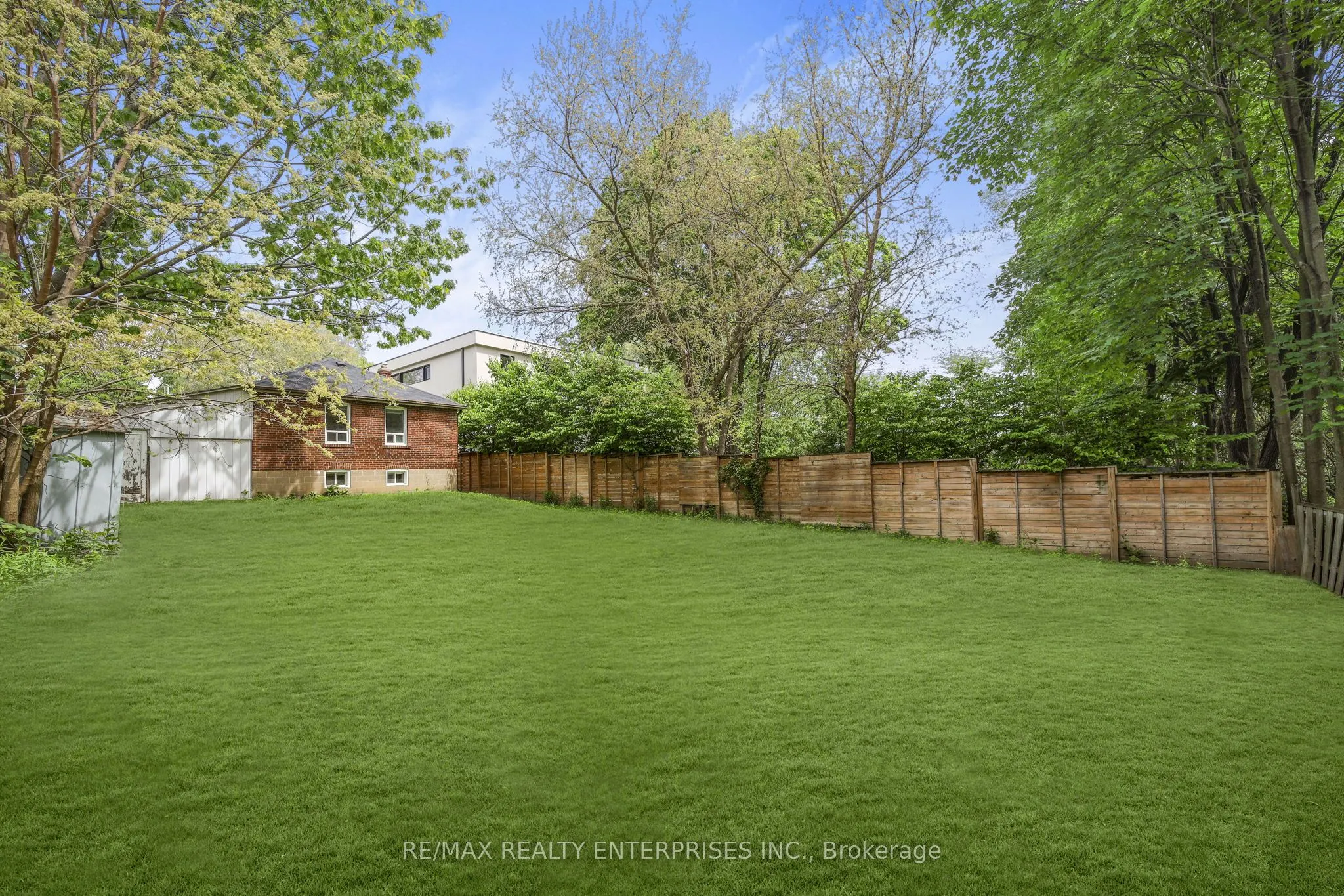 15 Delroy Drive