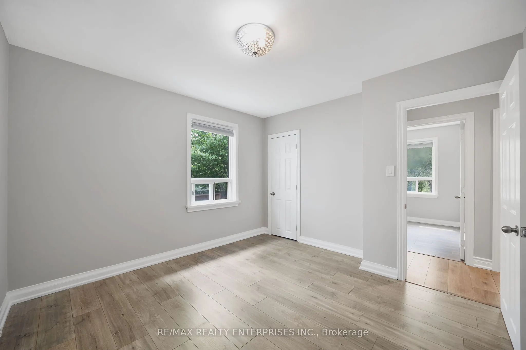 15 Delroy Drive