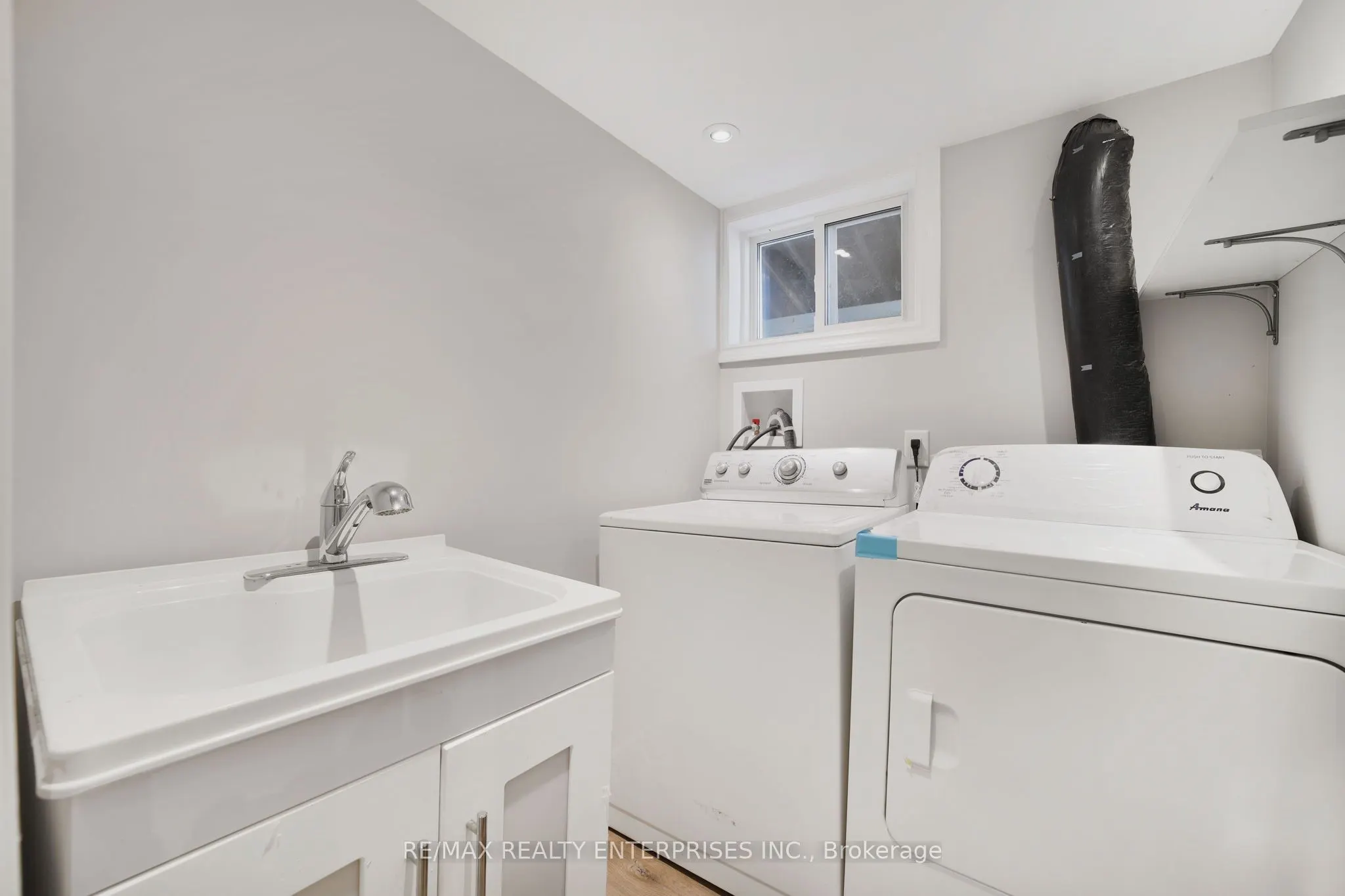 15 Delroy Drive