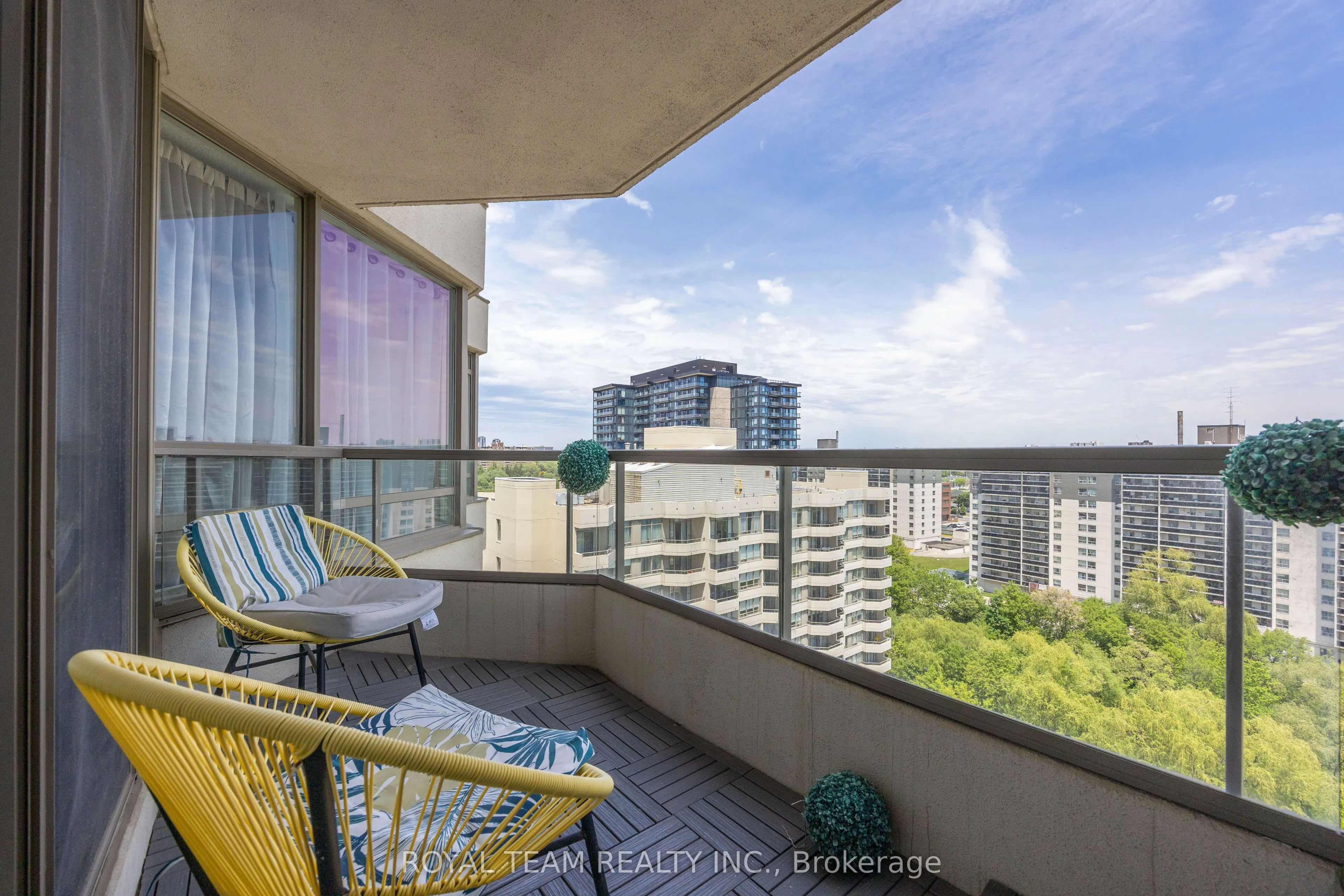 75 King Street E, #1403