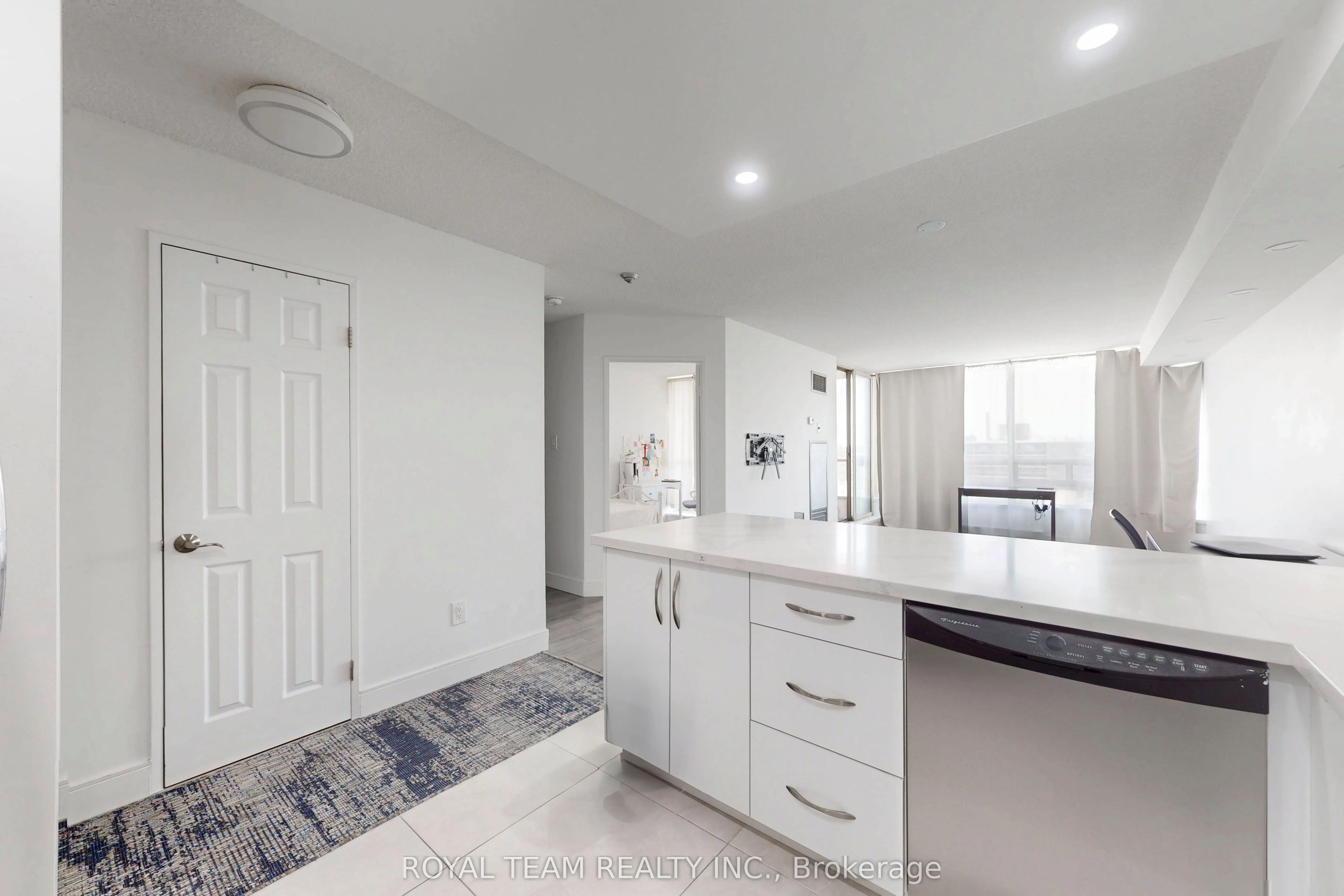 75 King Street E, #1403