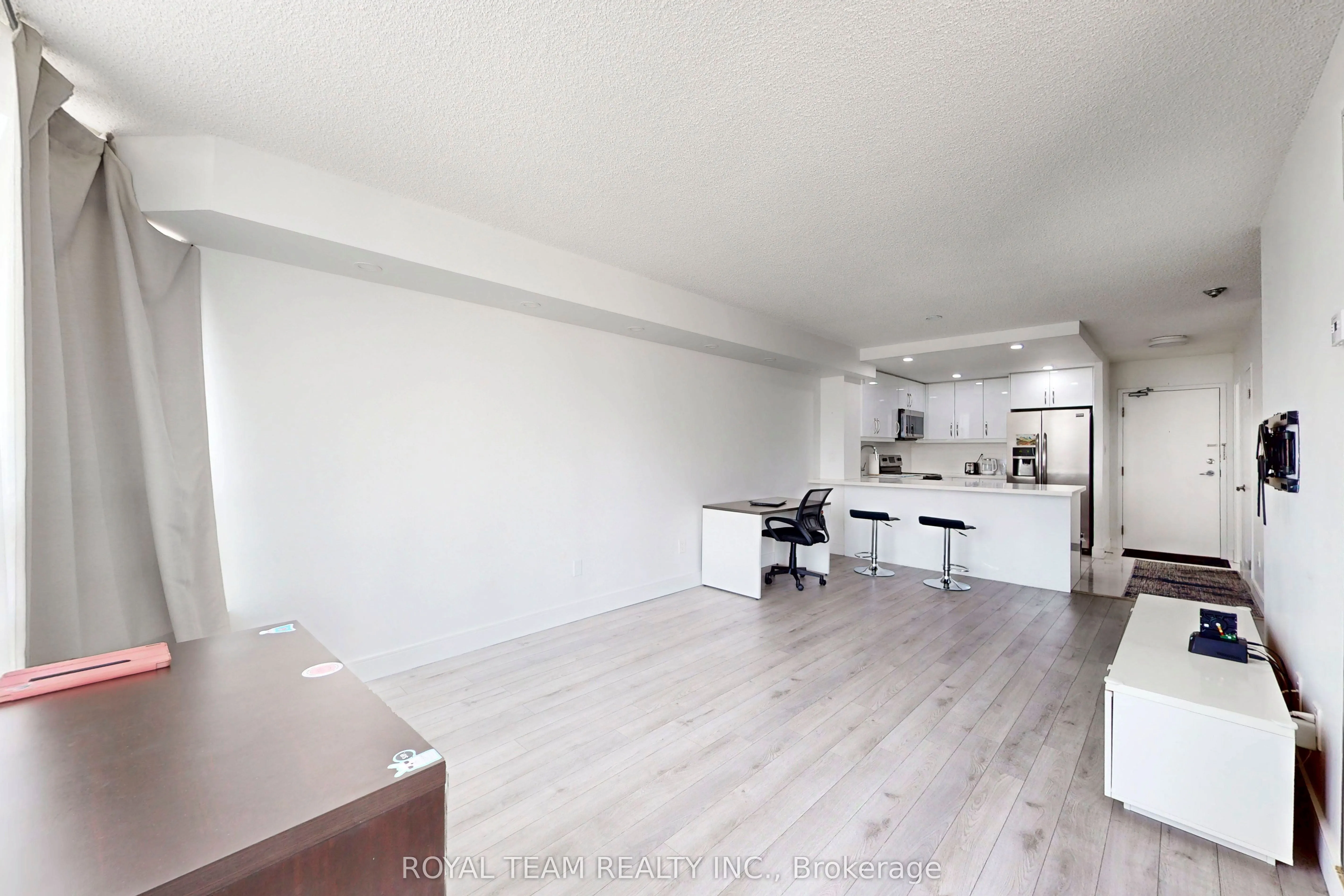 75 King Street E, #1403