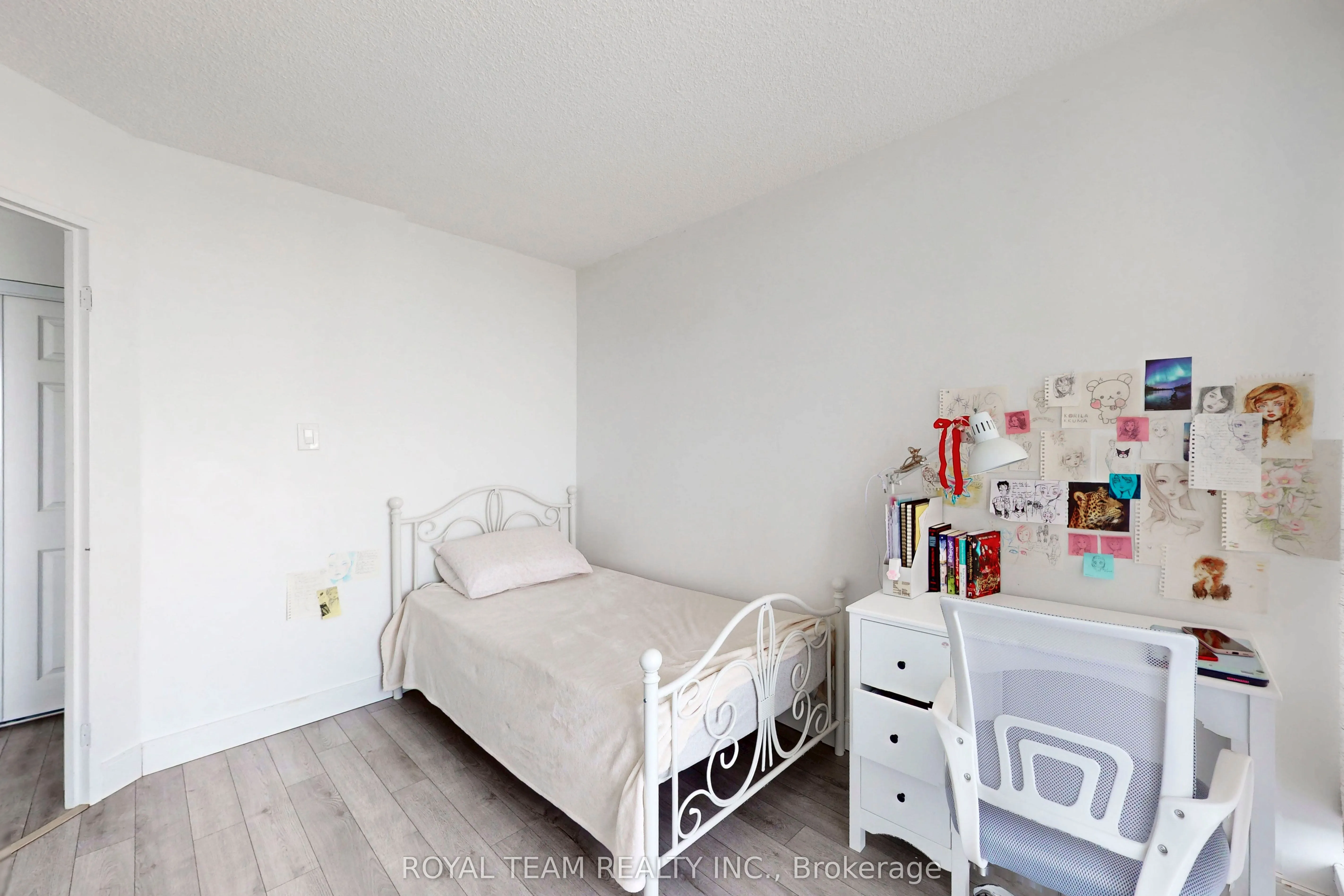 75 King Street E, #1403