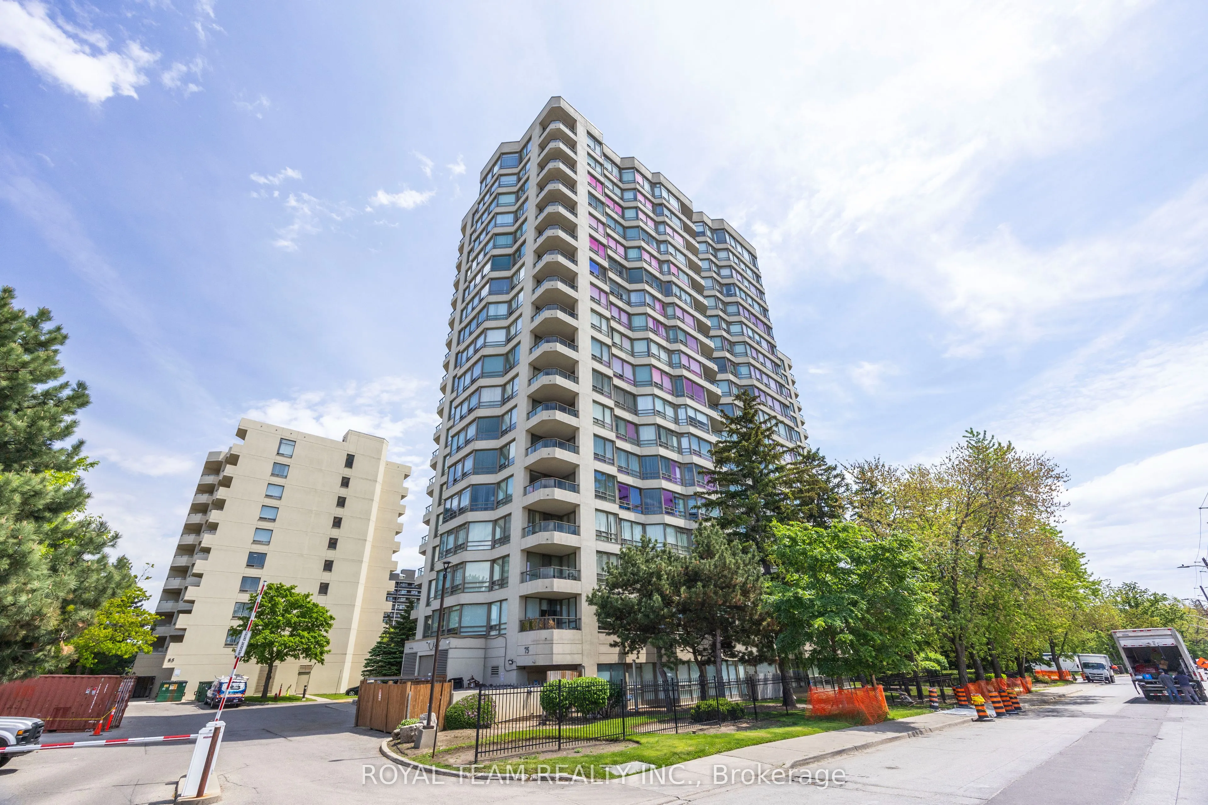 75 King Street E, #1403