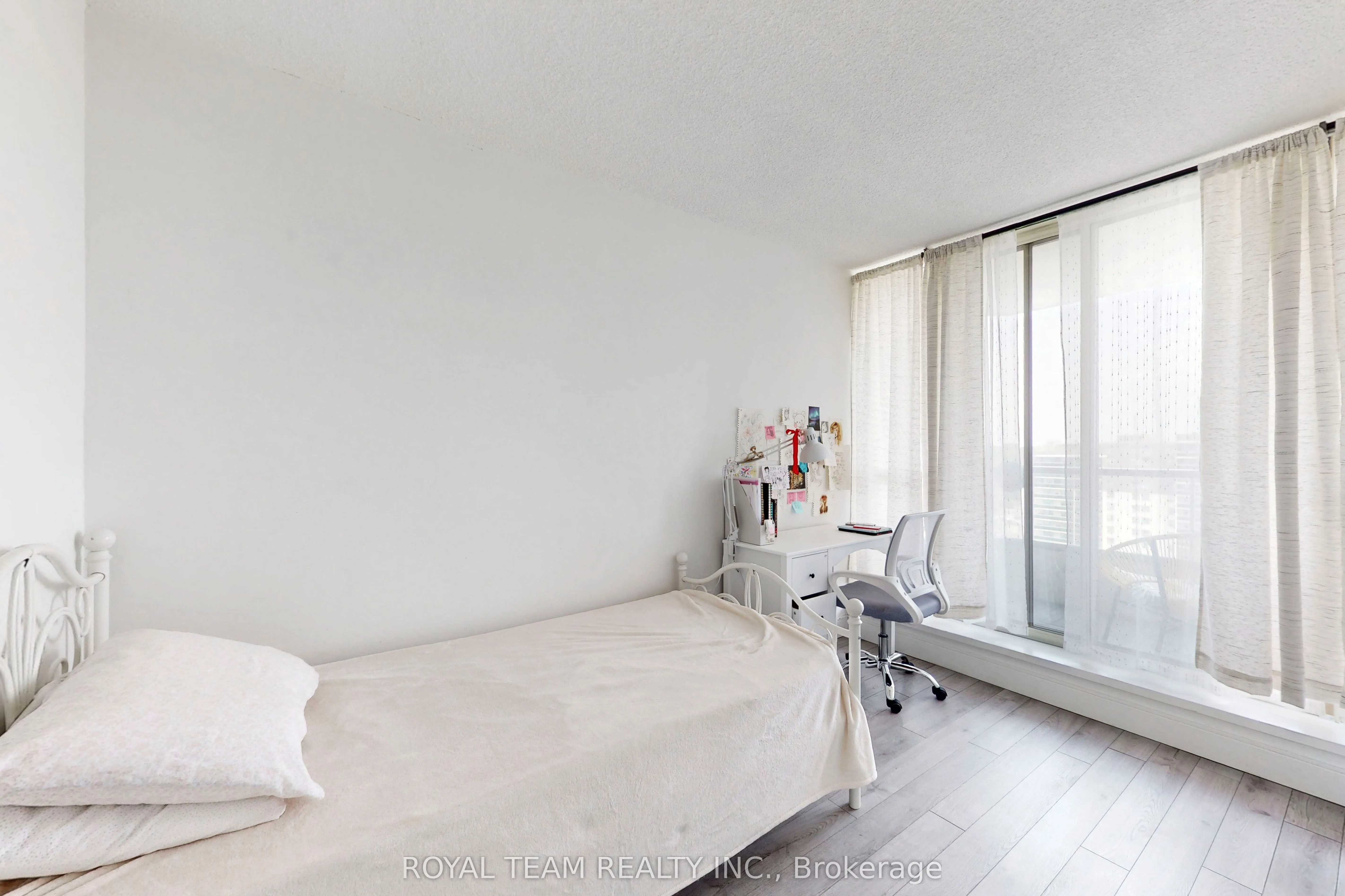 75 King Street E, #1403