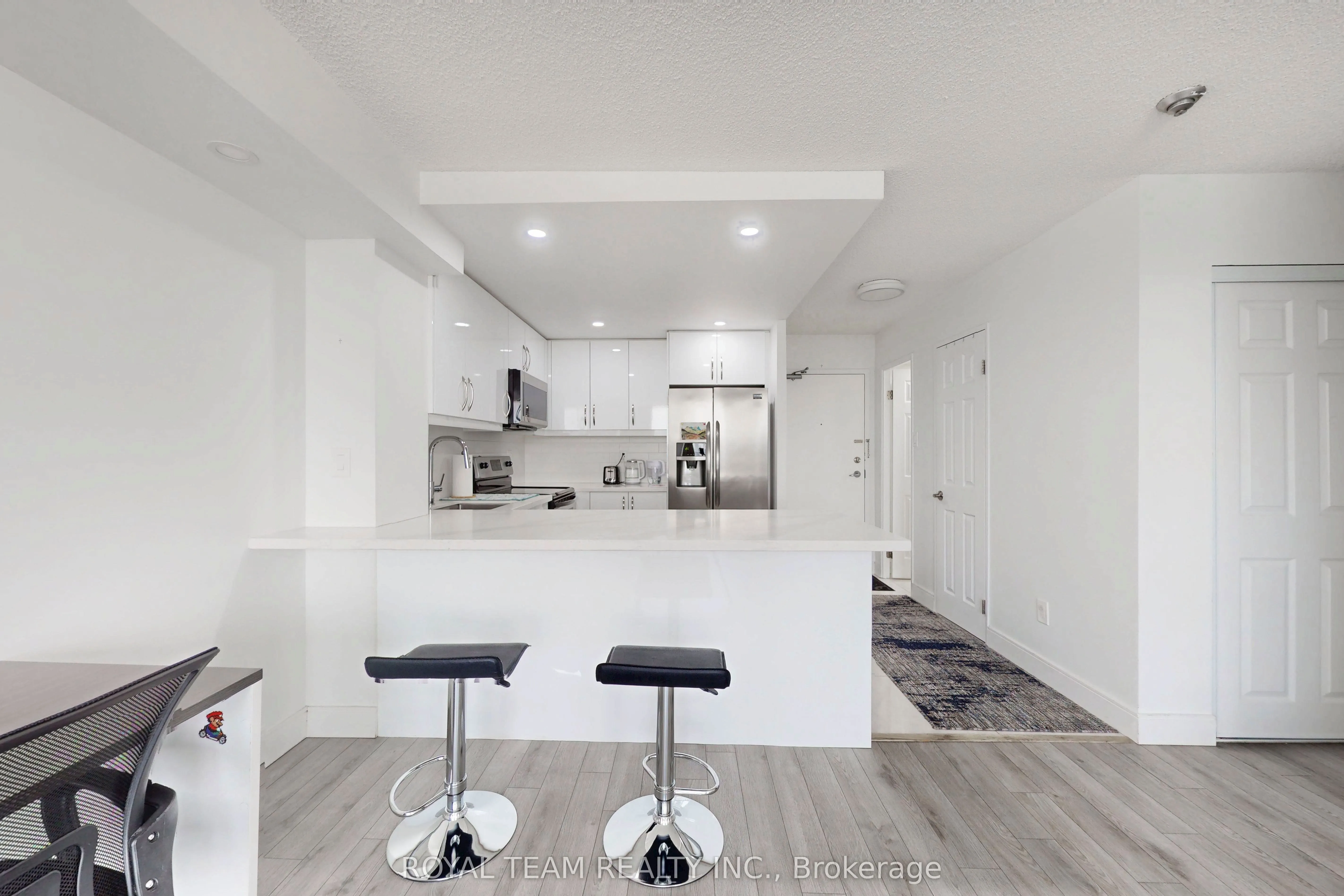 75 King Street E, #1403