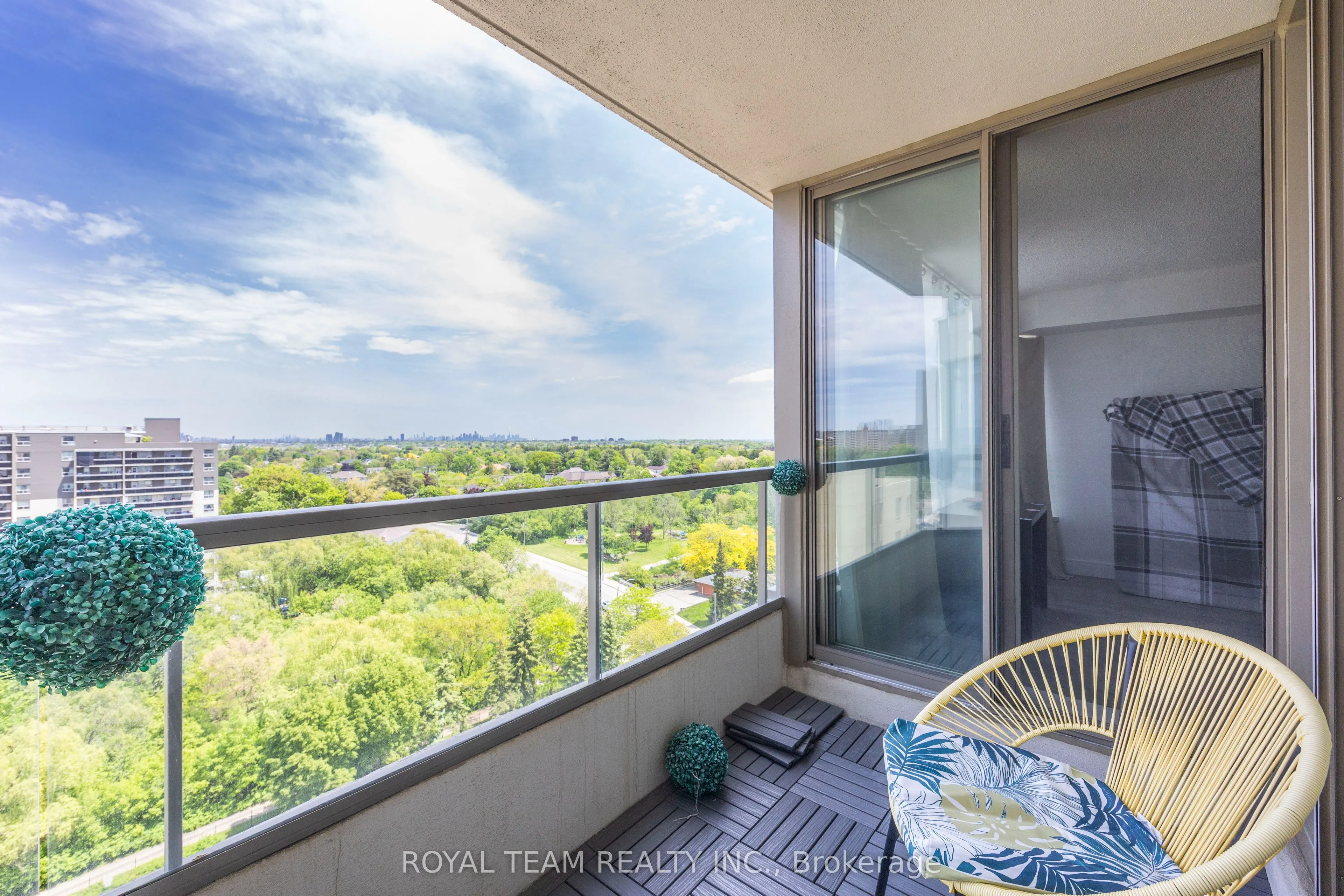 75 King Street E, #1403