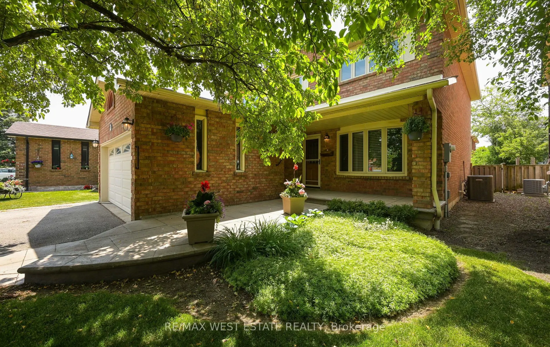 237 Vodden Street W