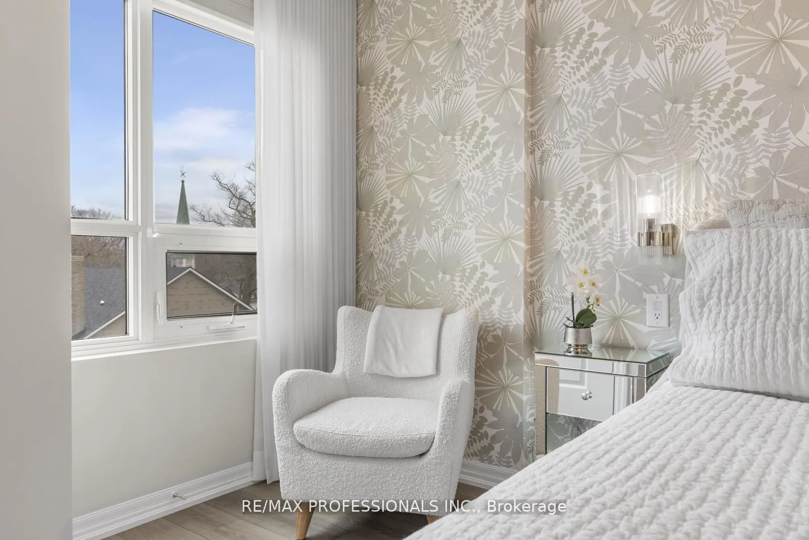 3563 Lake Shore Boulevard W, #305