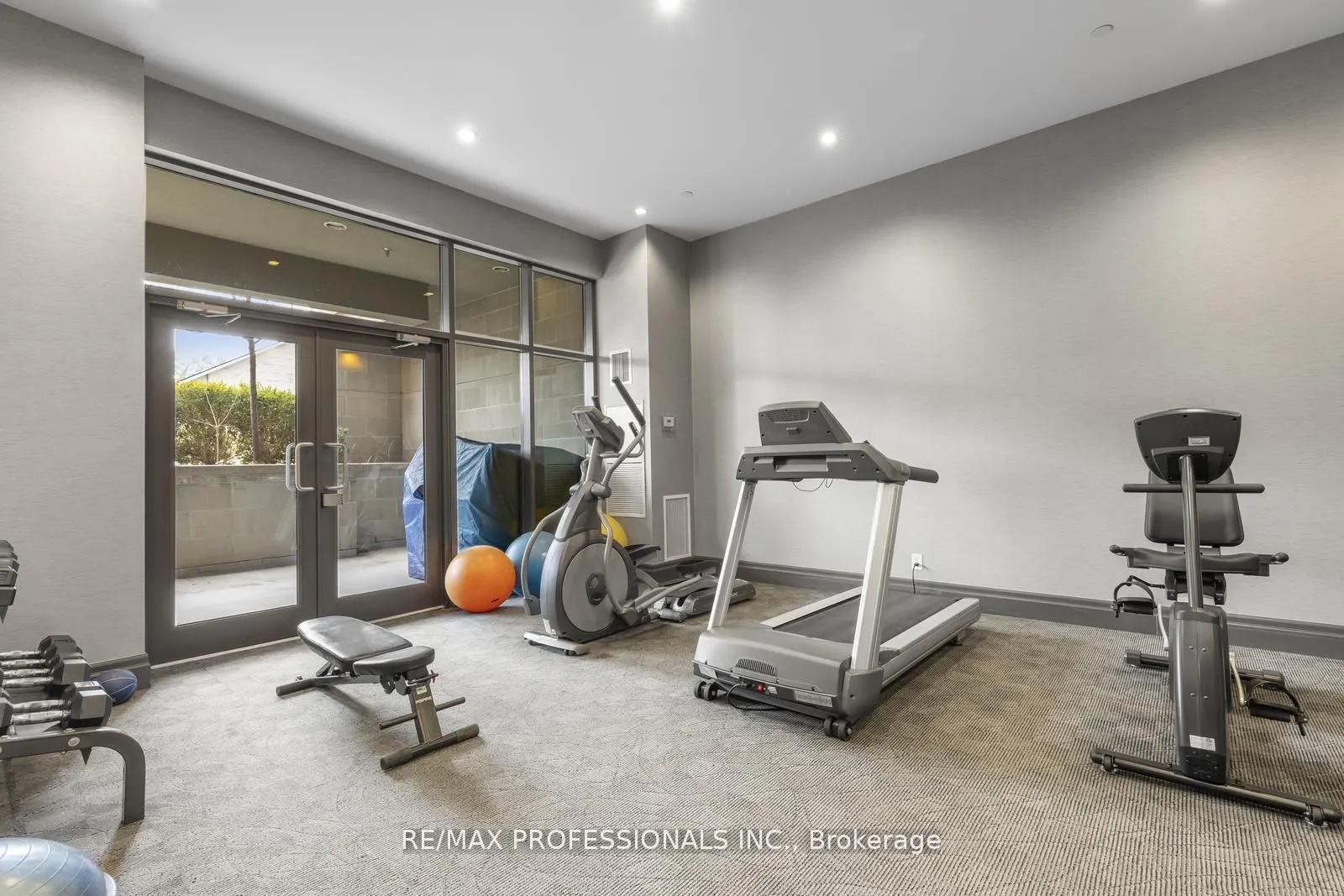3563 Lake Shore Boulevard W, #305