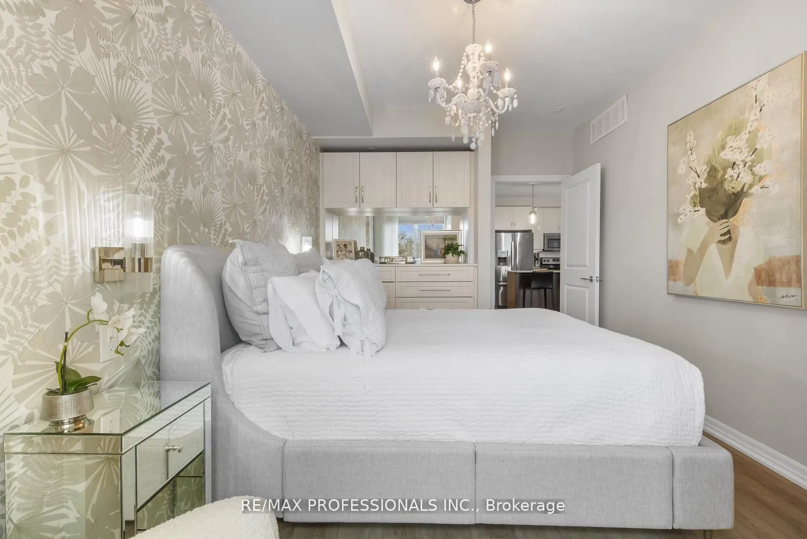 3563 Lake Shore Boulevard W, #305
