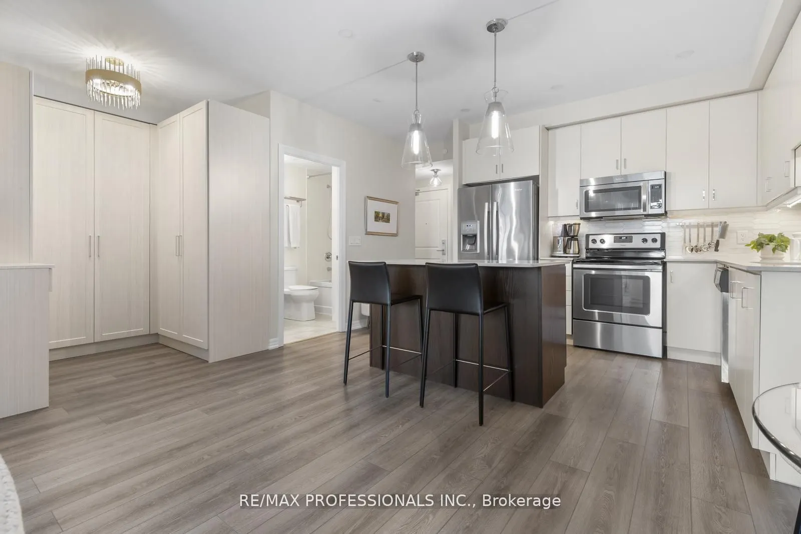 3563 Lake Shore Boulevard W, #305