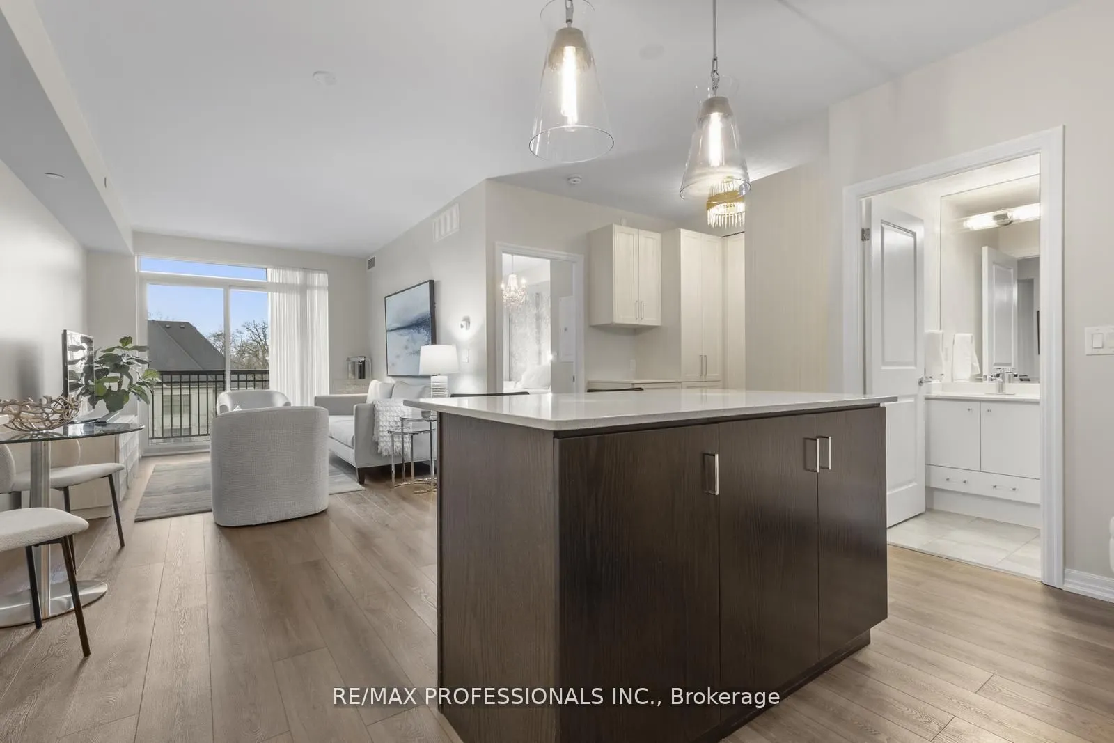 3563 Lake Shore Boulevard W, #305