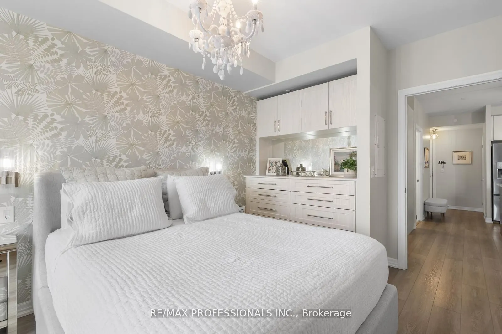 3563 Lake Shore Boulevard W, #305
