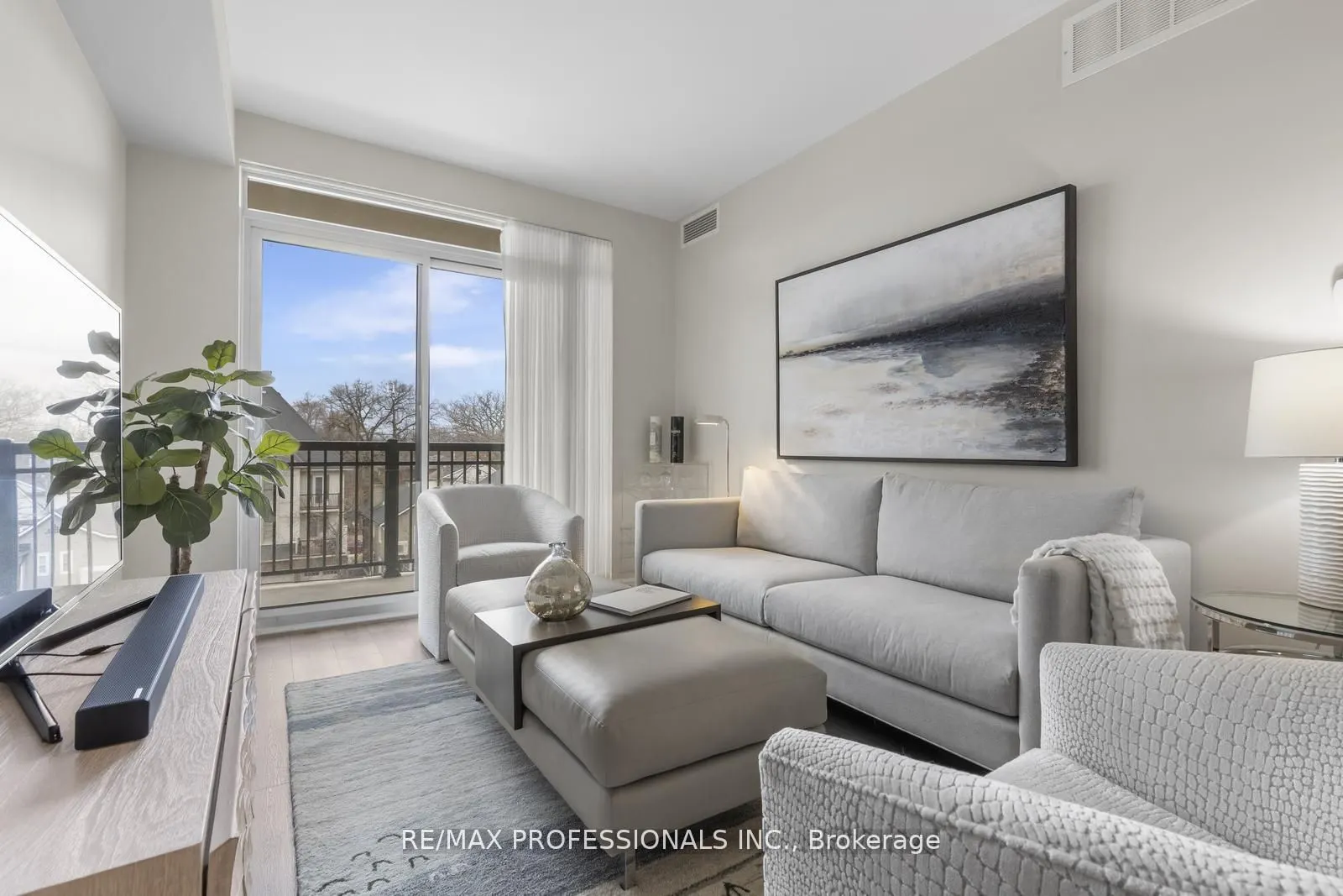 3563 Lake Shore Boulevard W, #305
