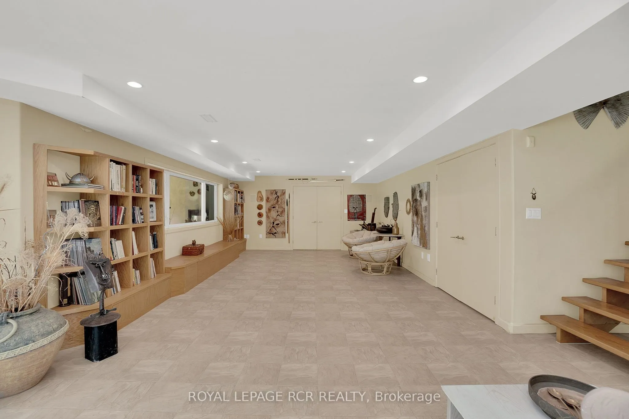 5 Woodlot Court