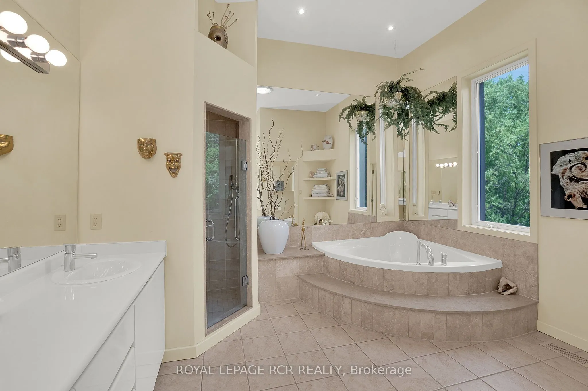 5 Woodlot Court