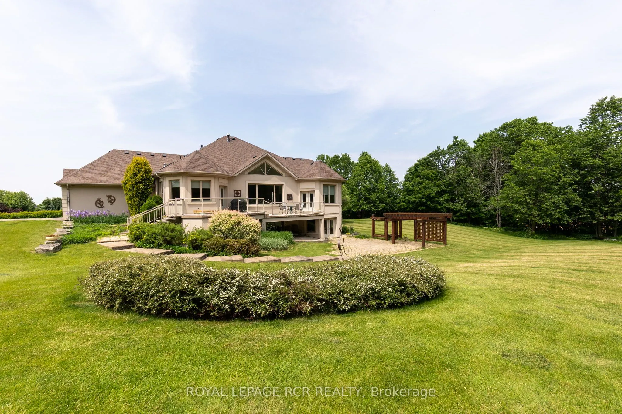 5 Woodlot Court