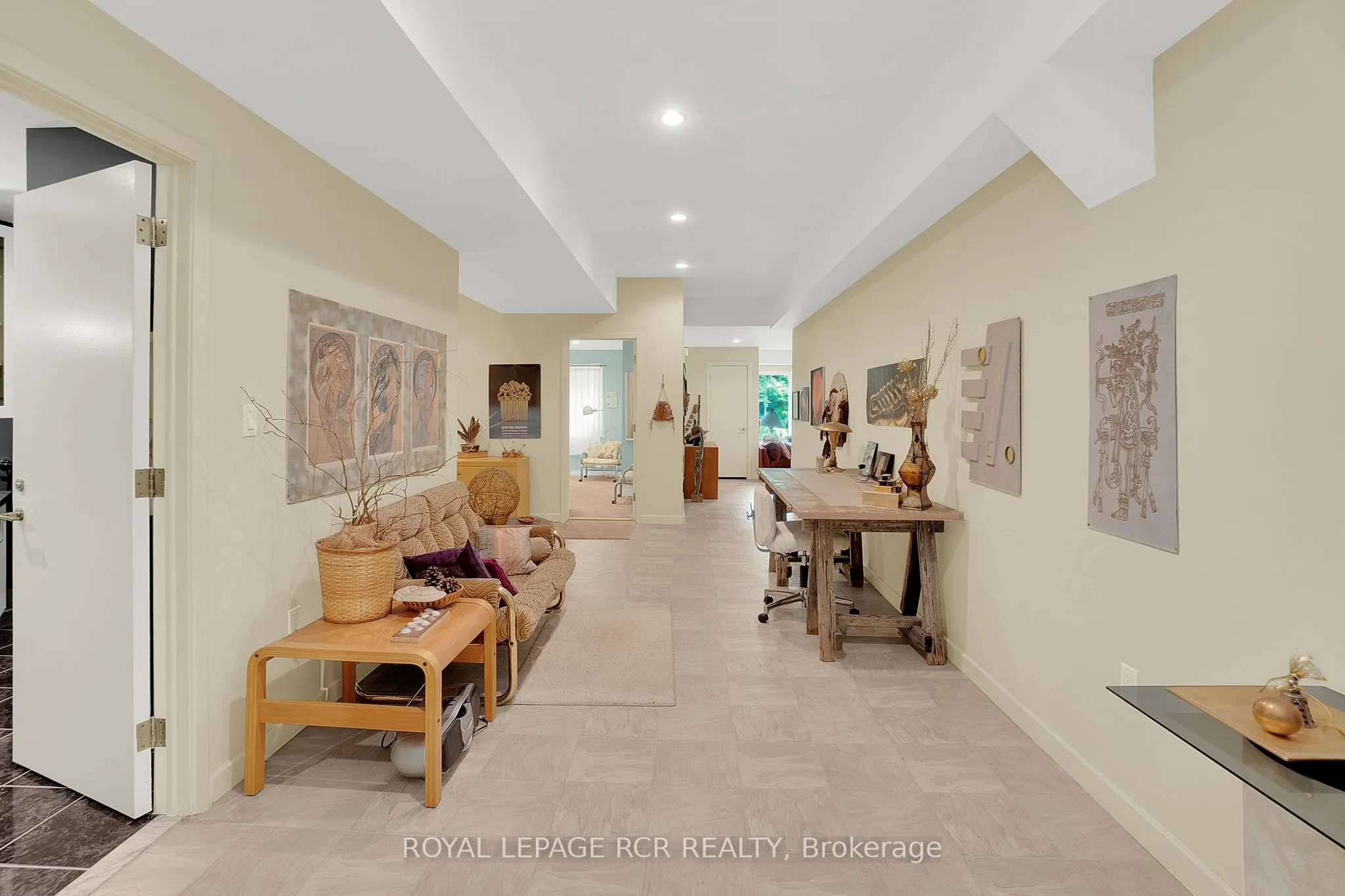 5 Woodlot Court