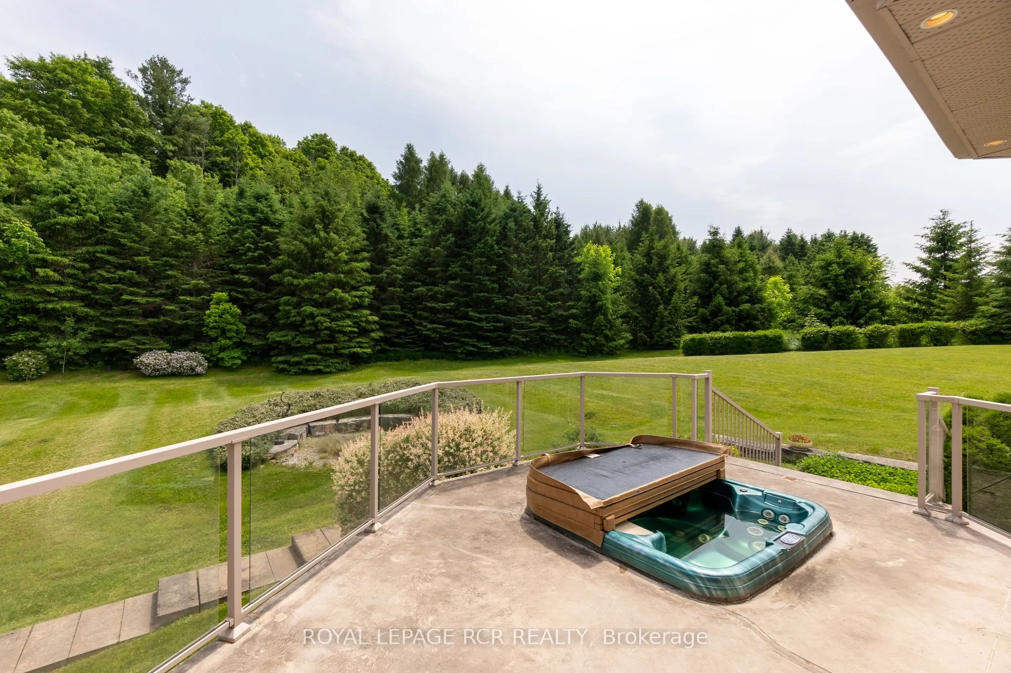 5 Woodlot Court