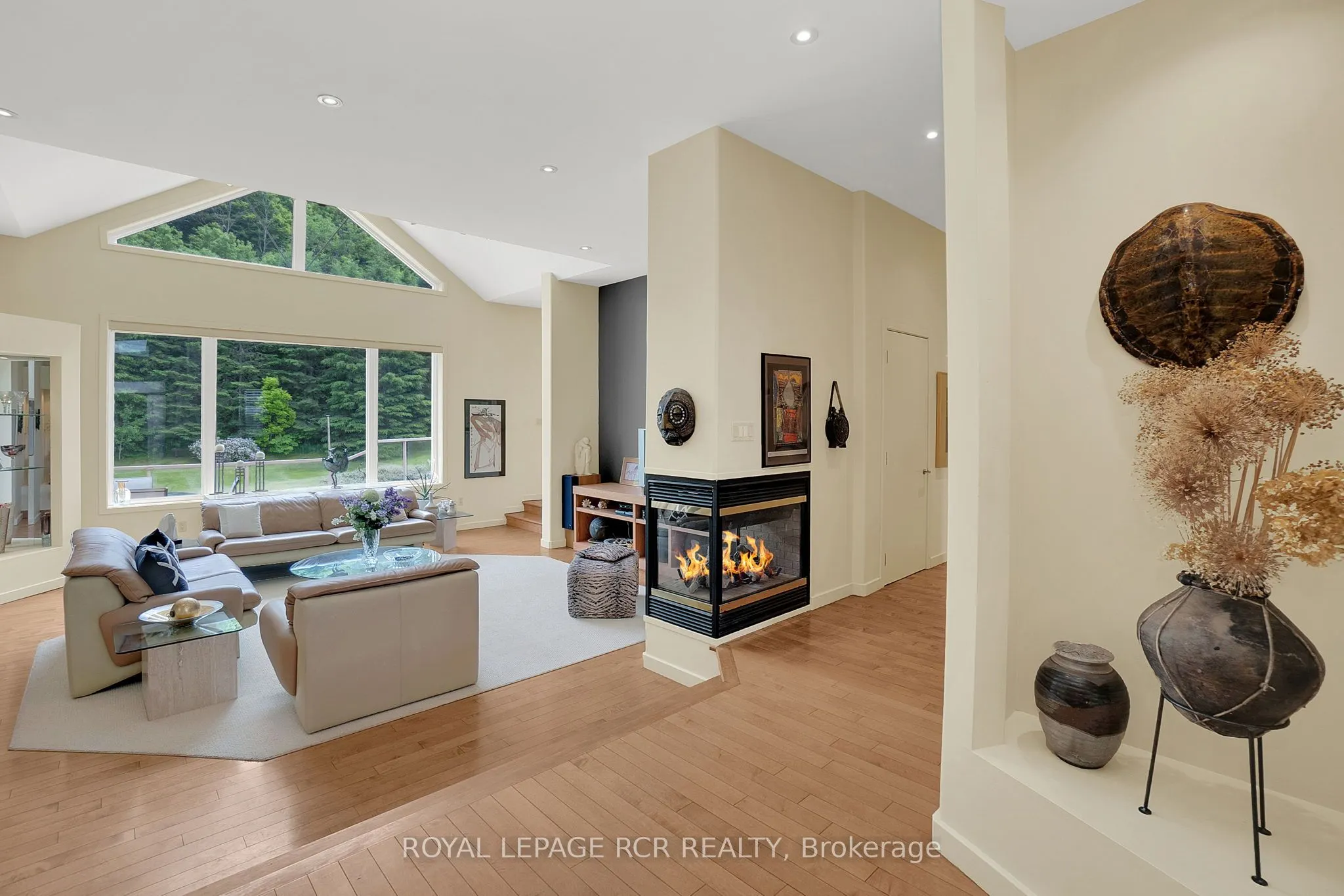 5 Woodlot Court