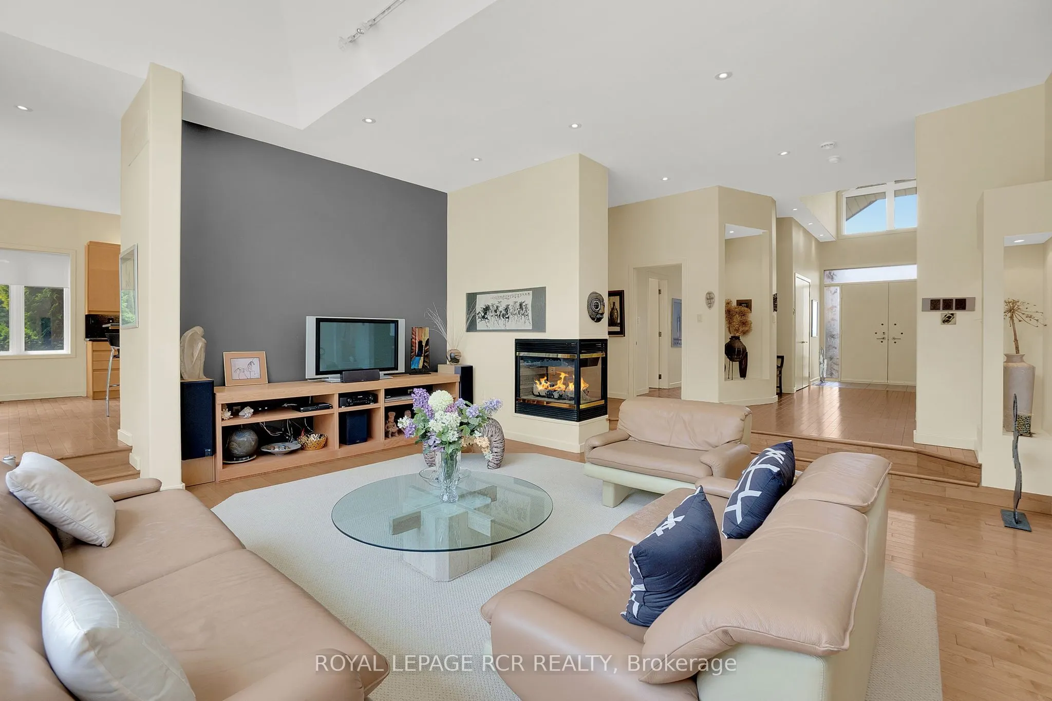 5 Woodlot Court