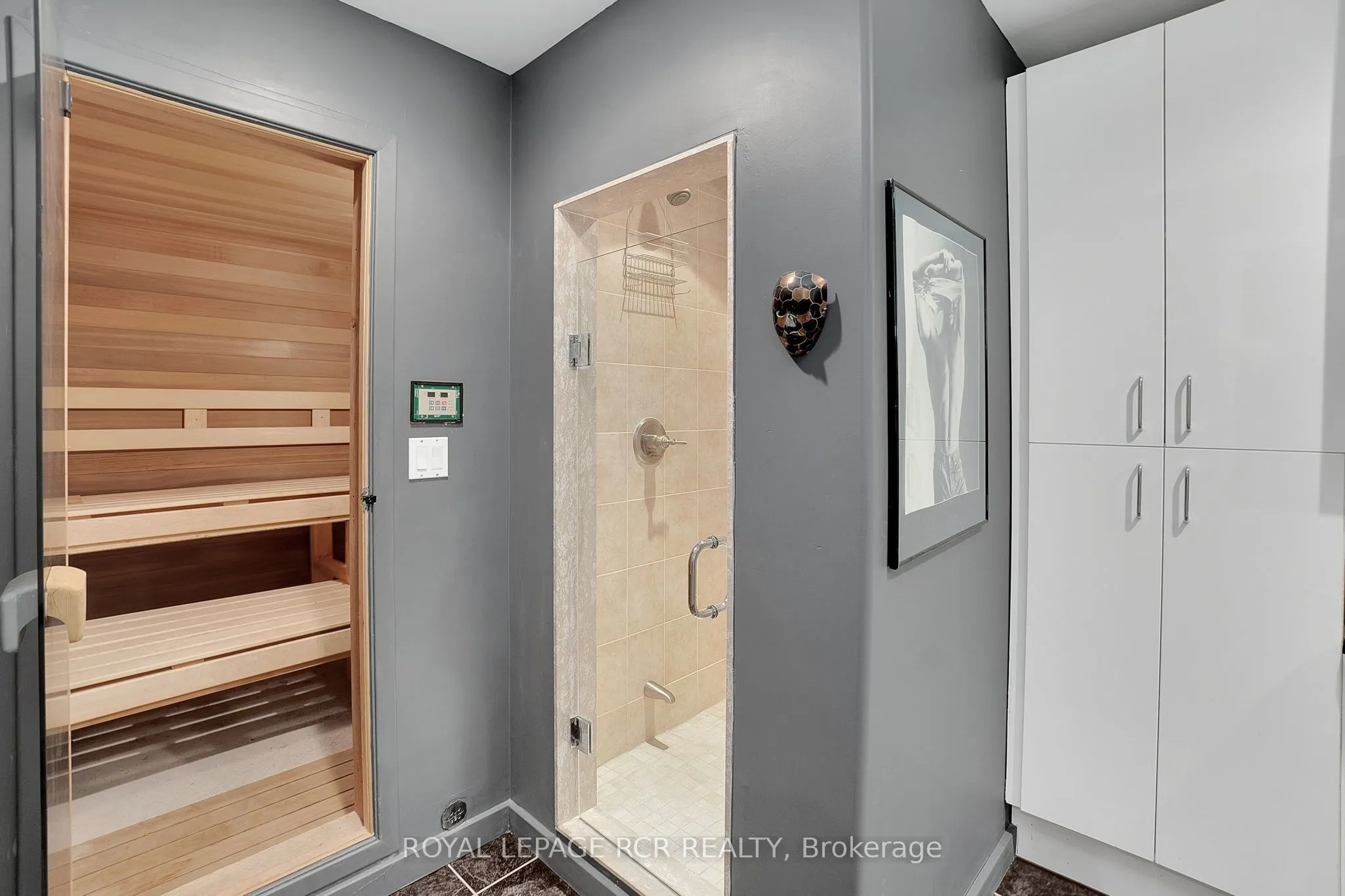 5 Woodlot Court