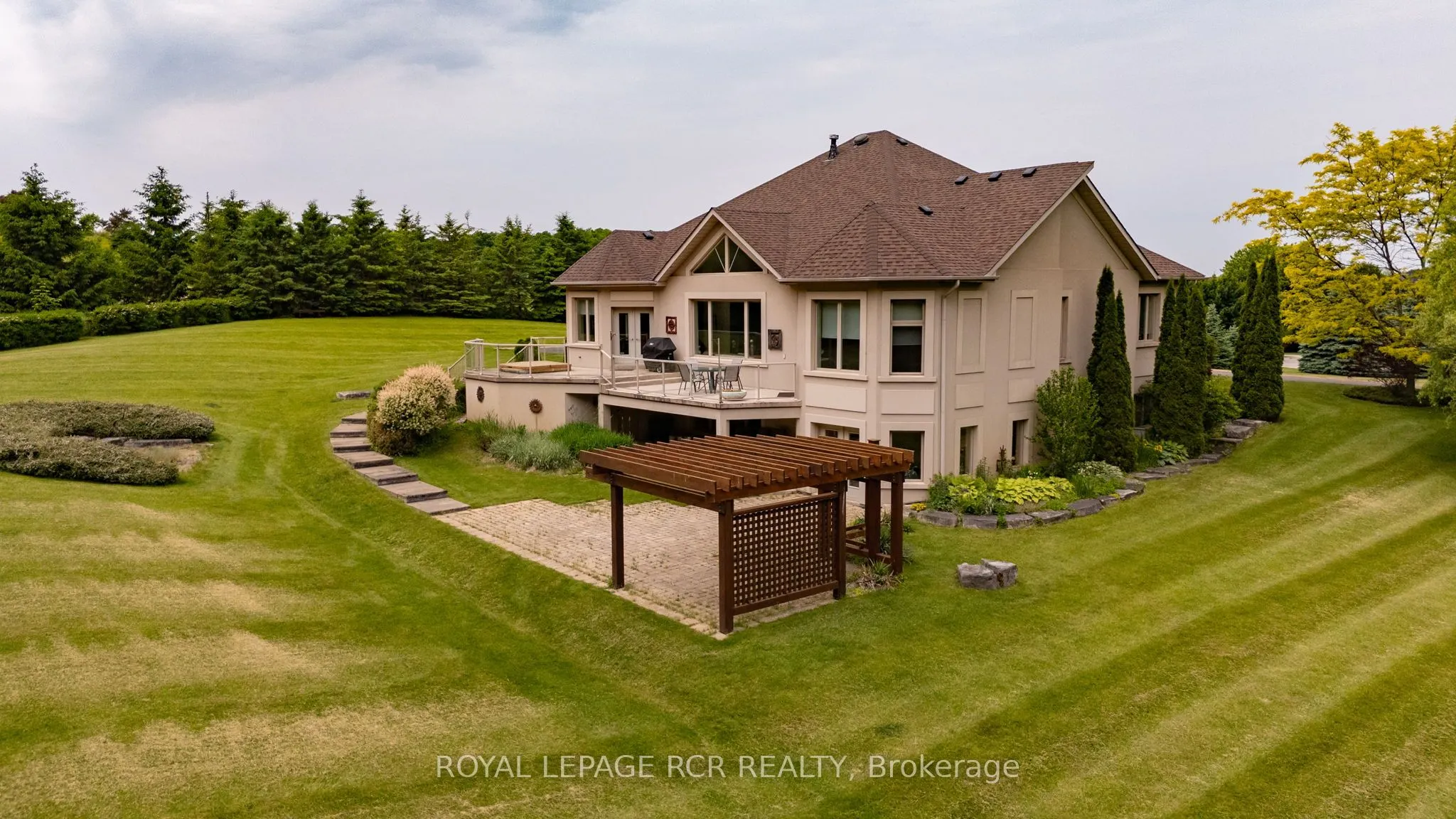 5 Woodlot Court