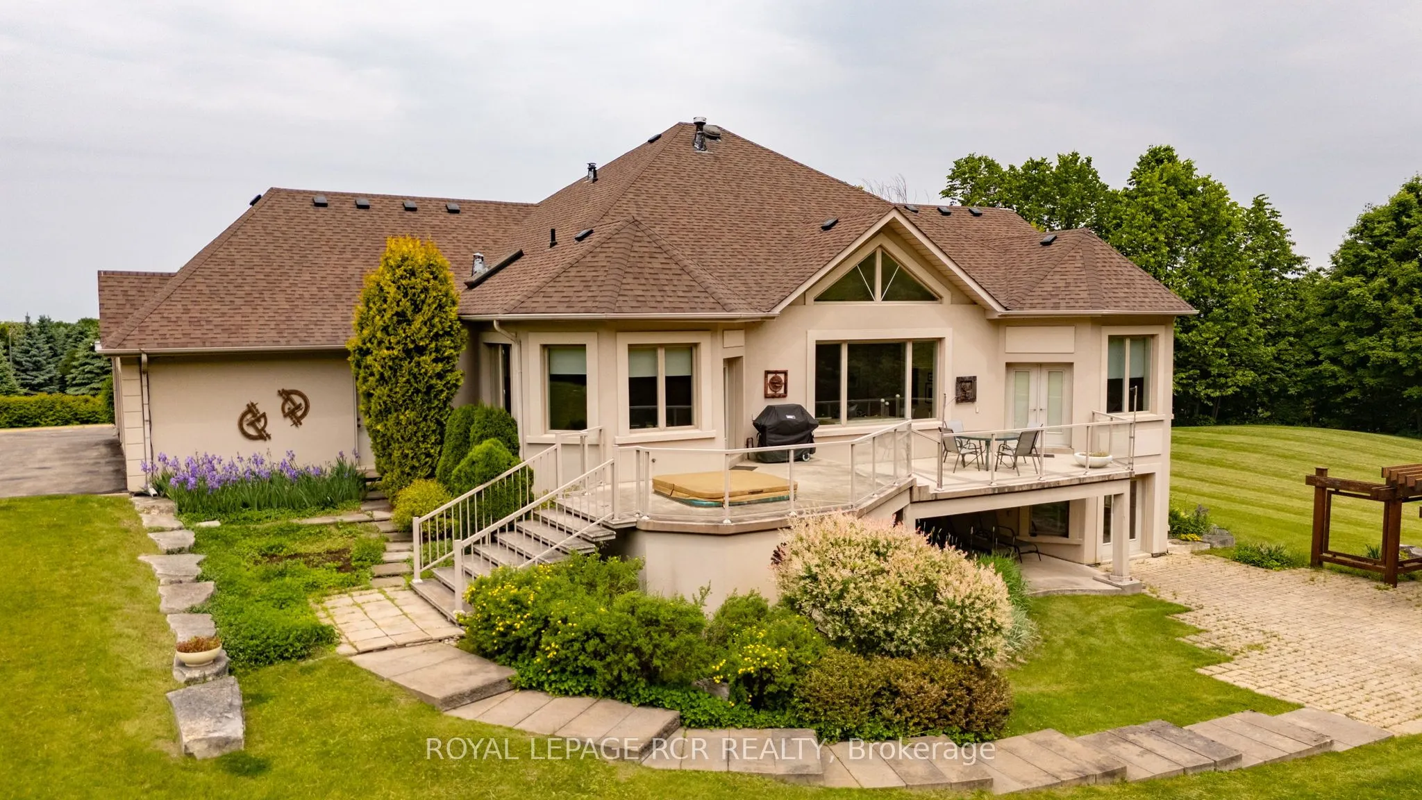 5 Woodlot Court