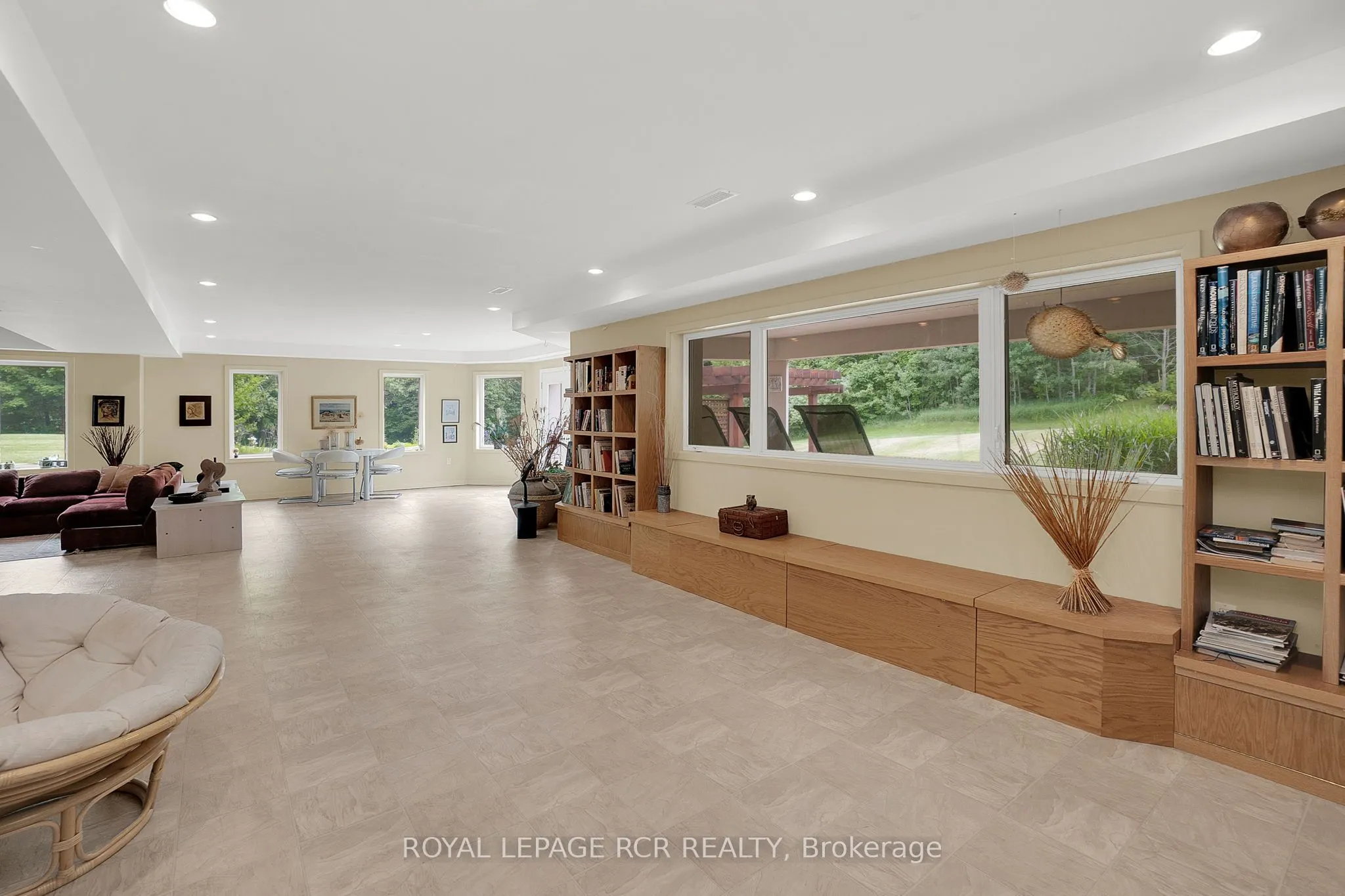 5 Woodlot Court