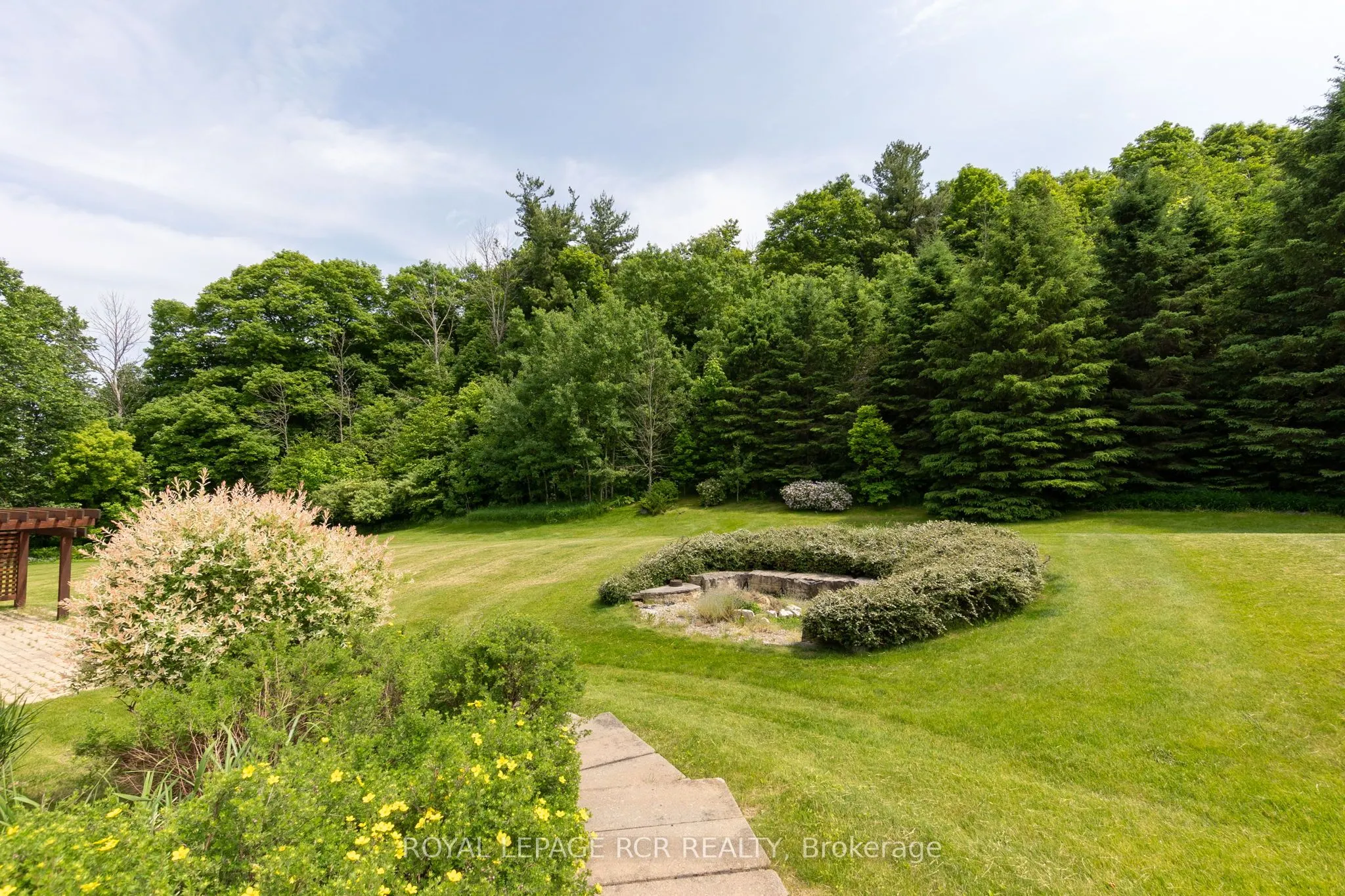 5 Woodlot Court