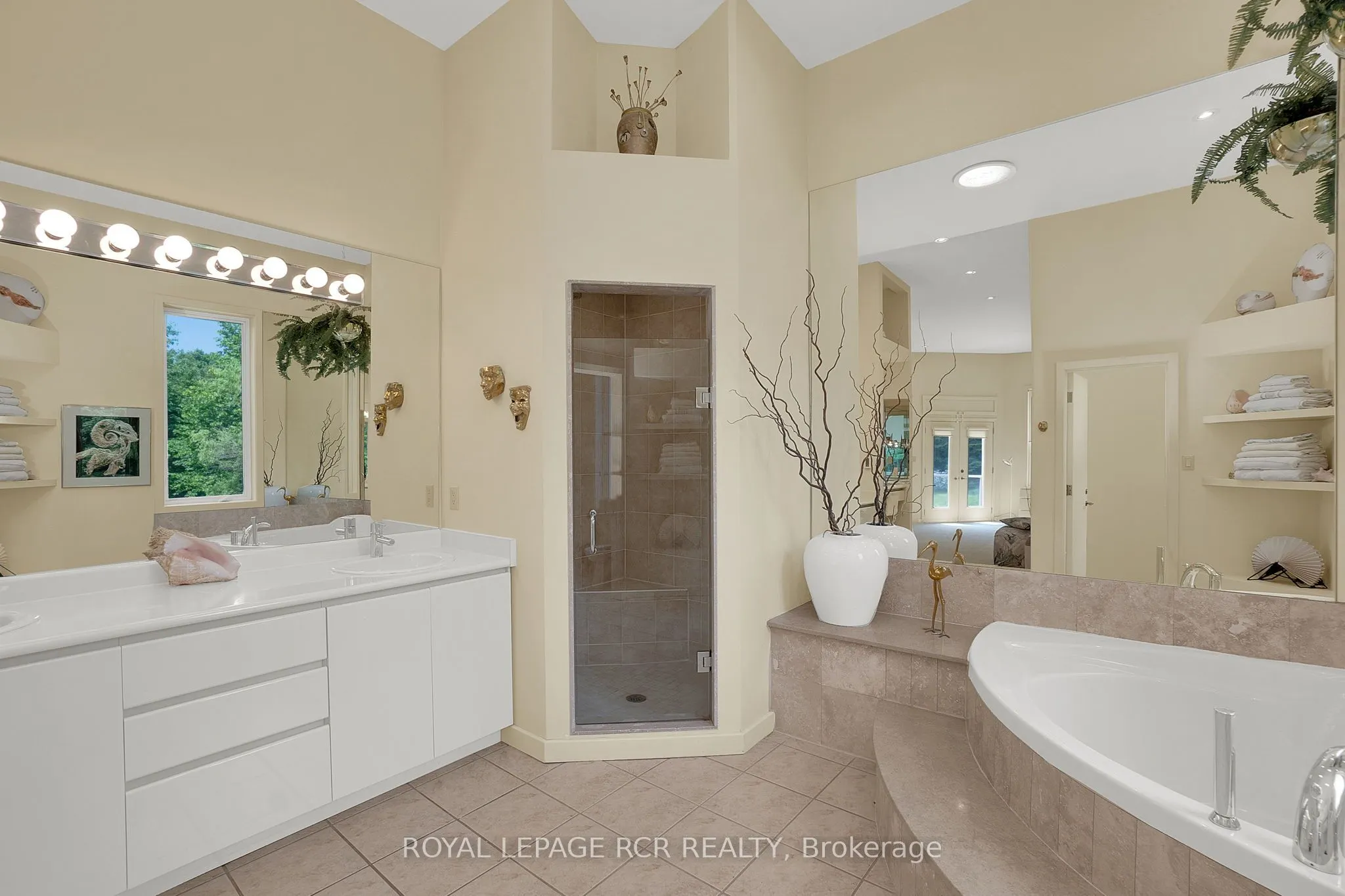 5 Woodlot Court